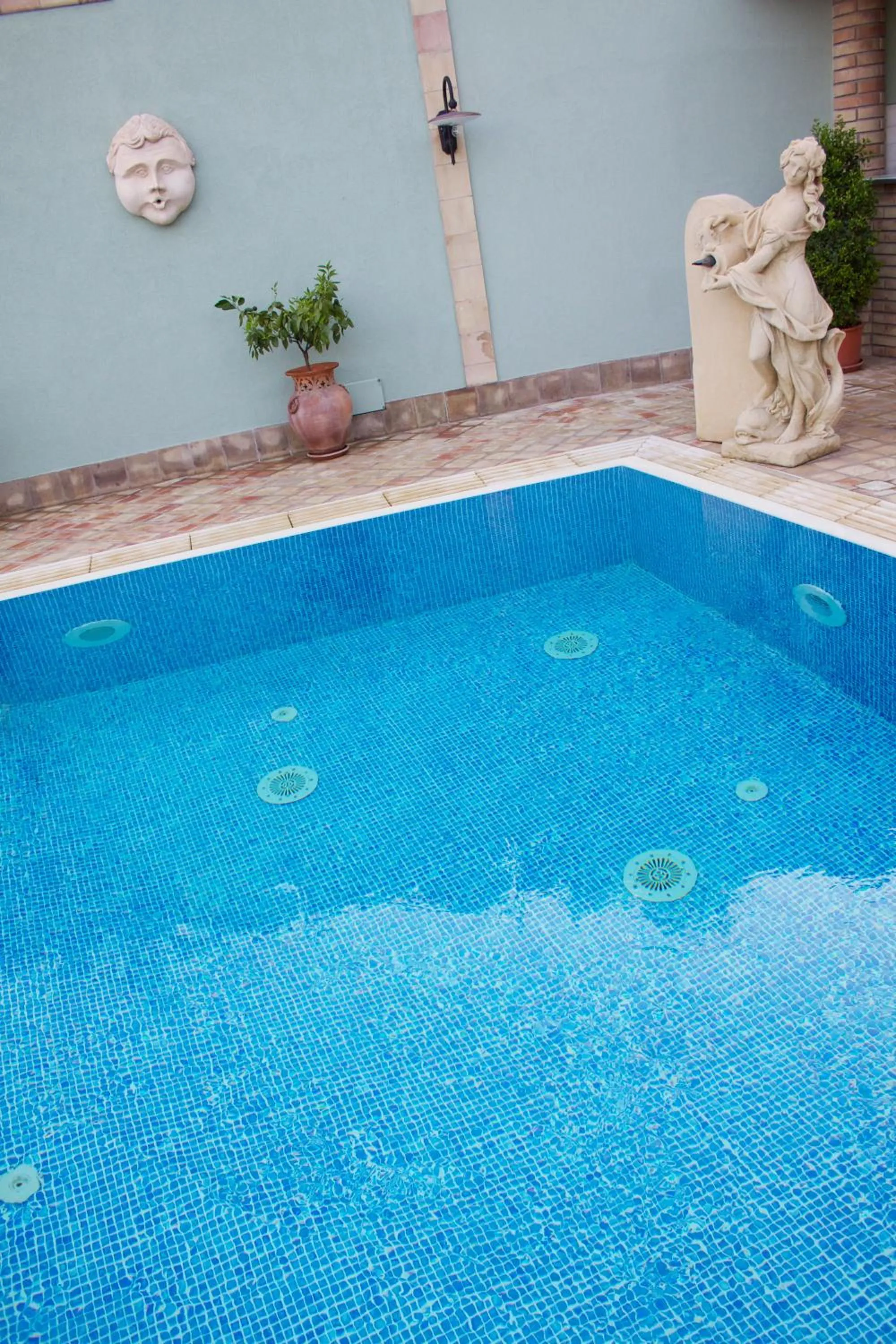 Pool view in Villa Cristina