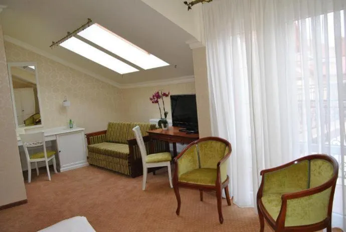 Photo of the whole room in Villa Anna