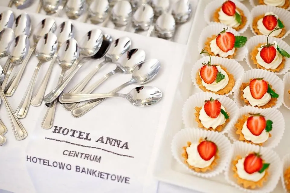 Restaurant/places to eat in Villa Anna