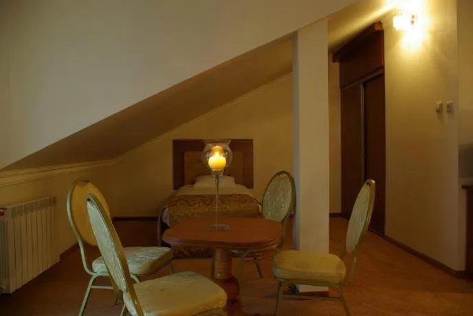 Photo of the whole room in Villa Anna