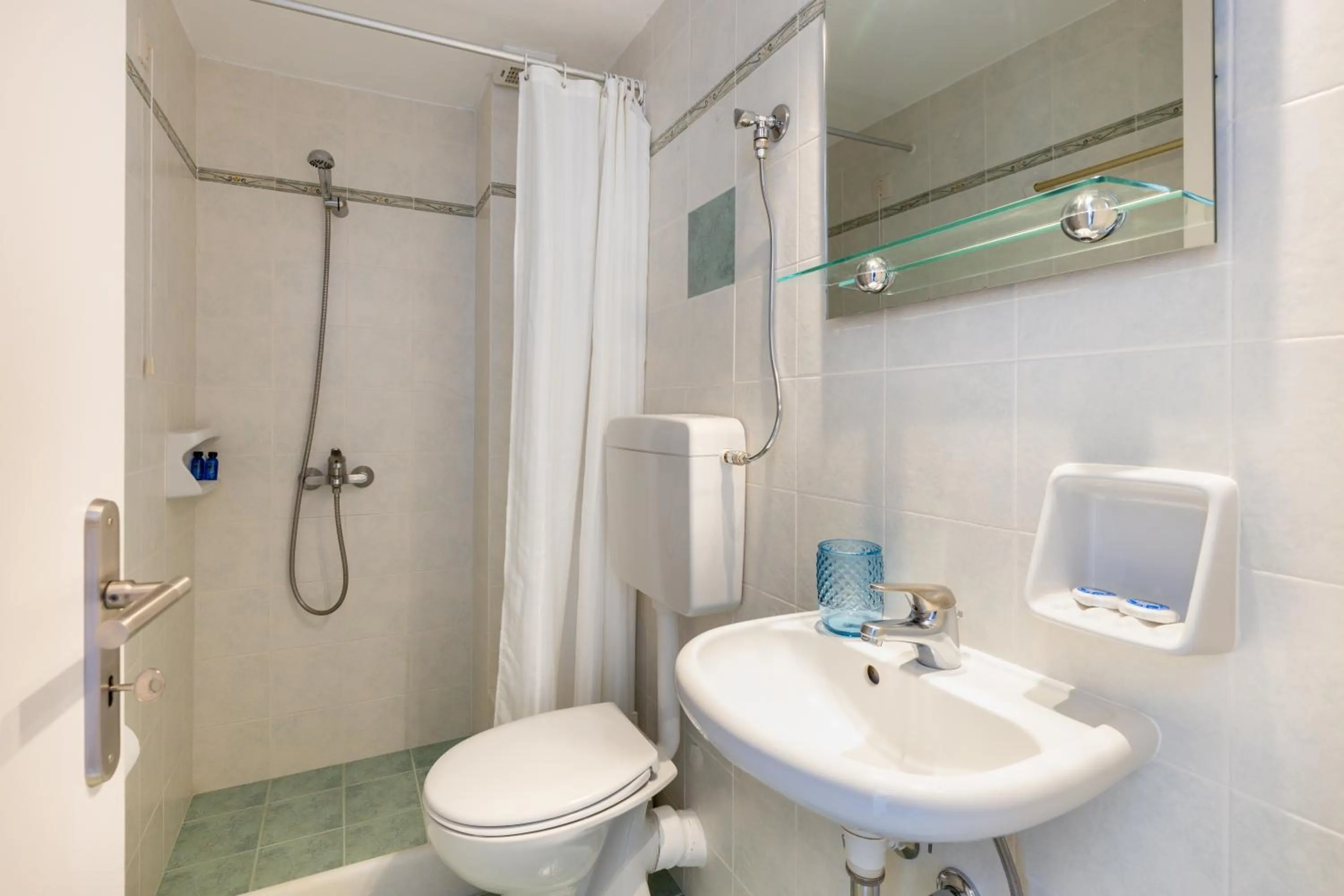 Toilet in Hotel Dina