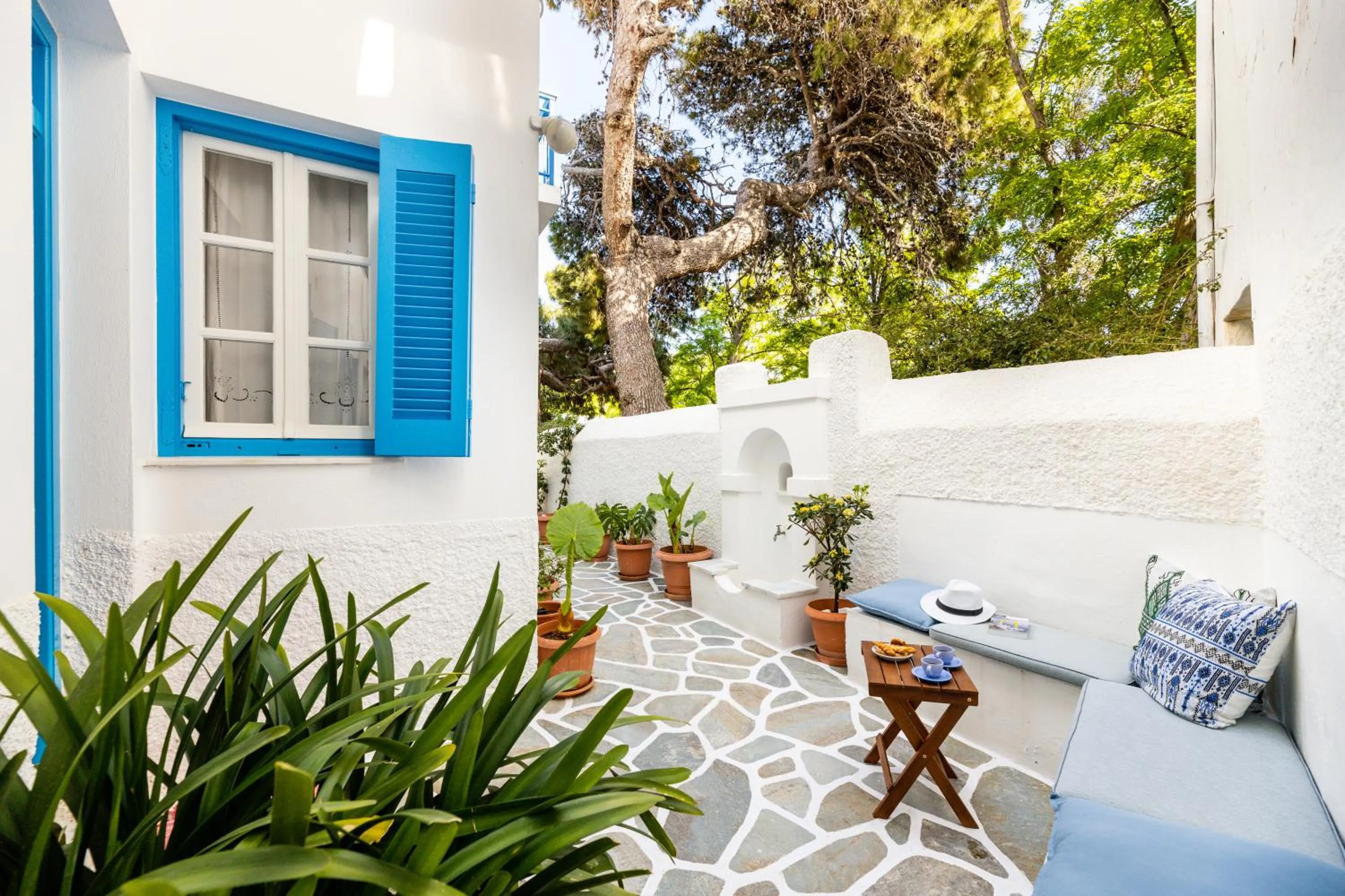 Property building in Hotel Dina