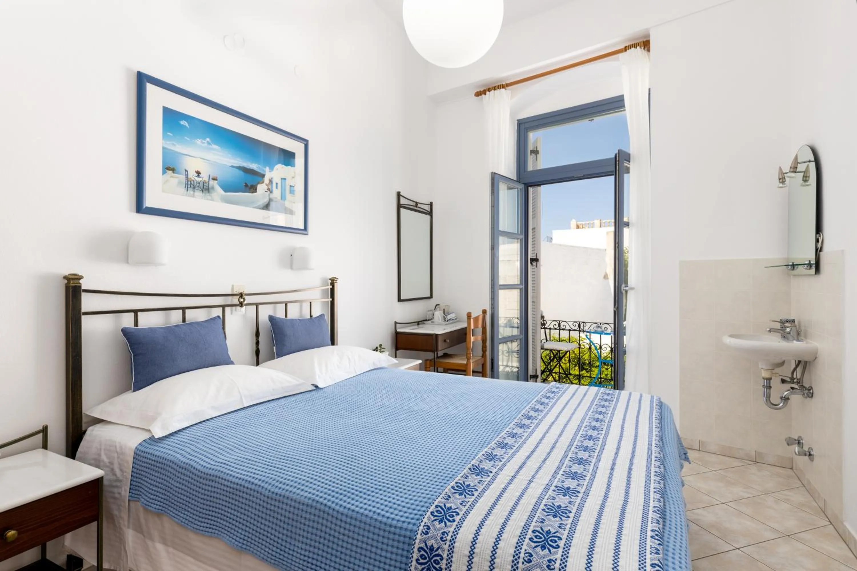 Photo of the whole room, Bed in Hotel Dina