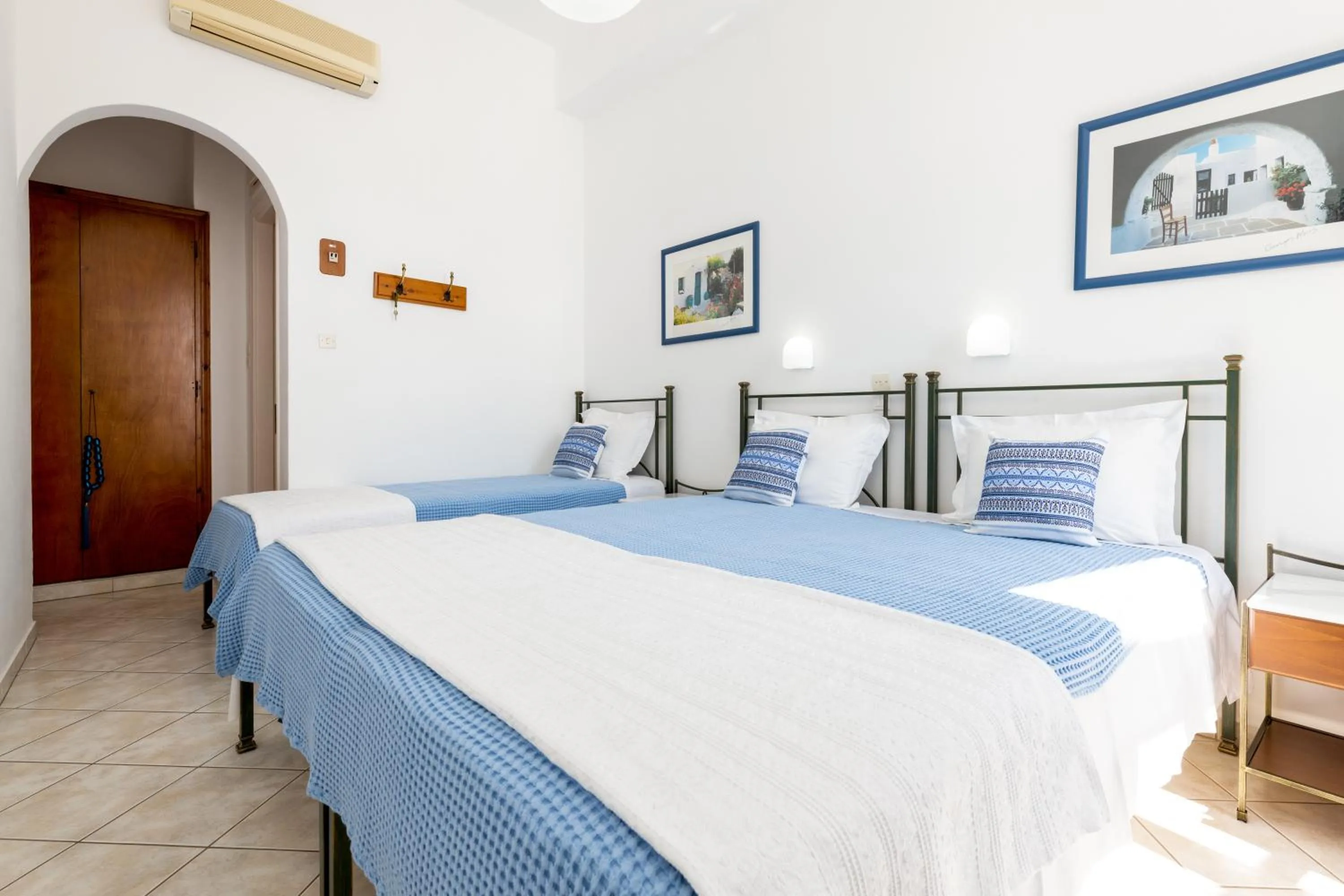 Photo of the whole room, Bed in Hotel Dina