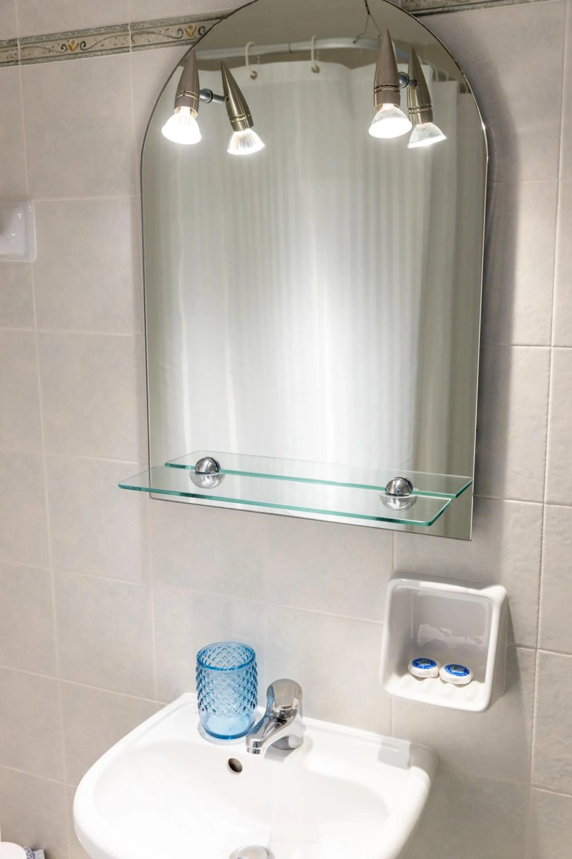 Bathroom in Hotel Dina