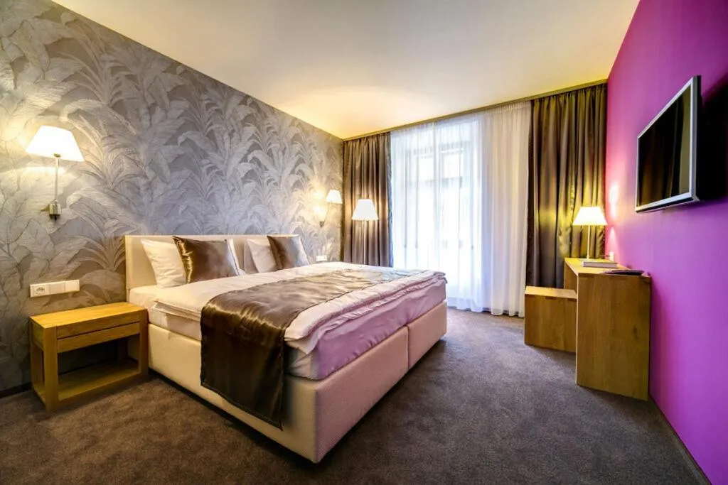 Bed in Hotel Restaurant Darwin