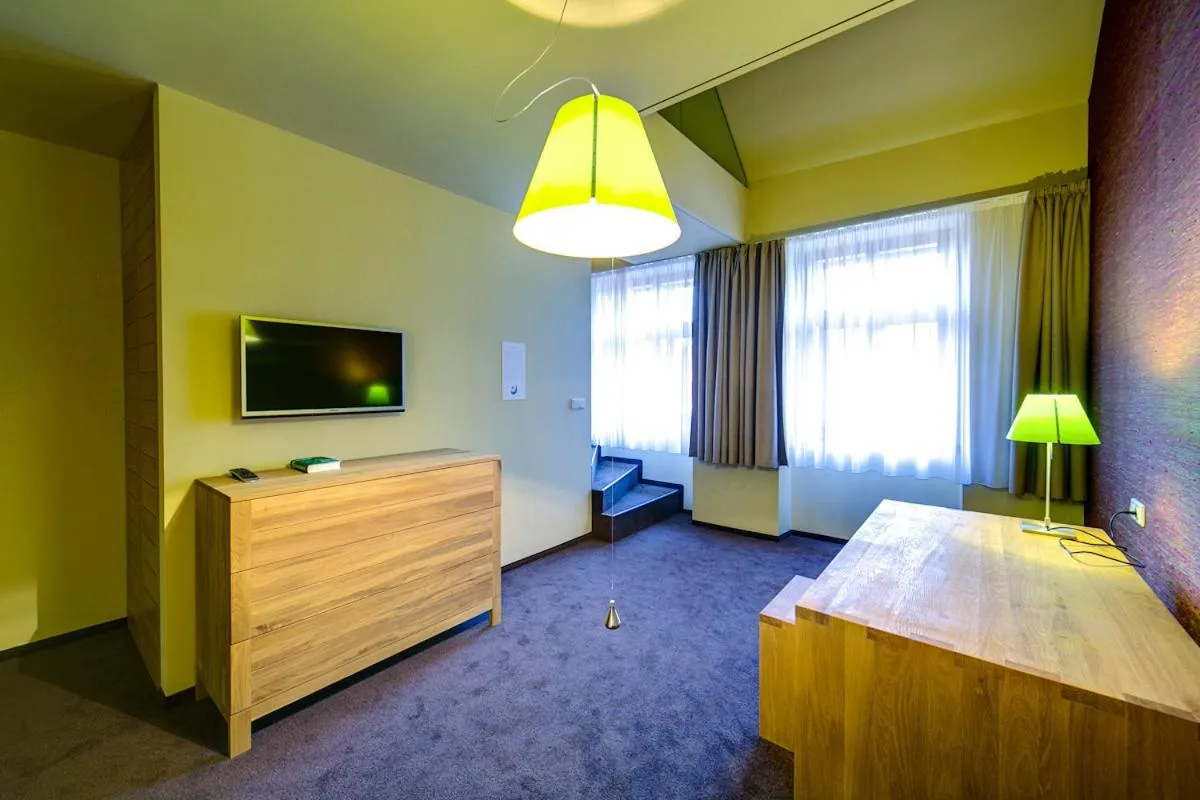 Photo of the whole room, Bed in Hotel Restaurant Darwin