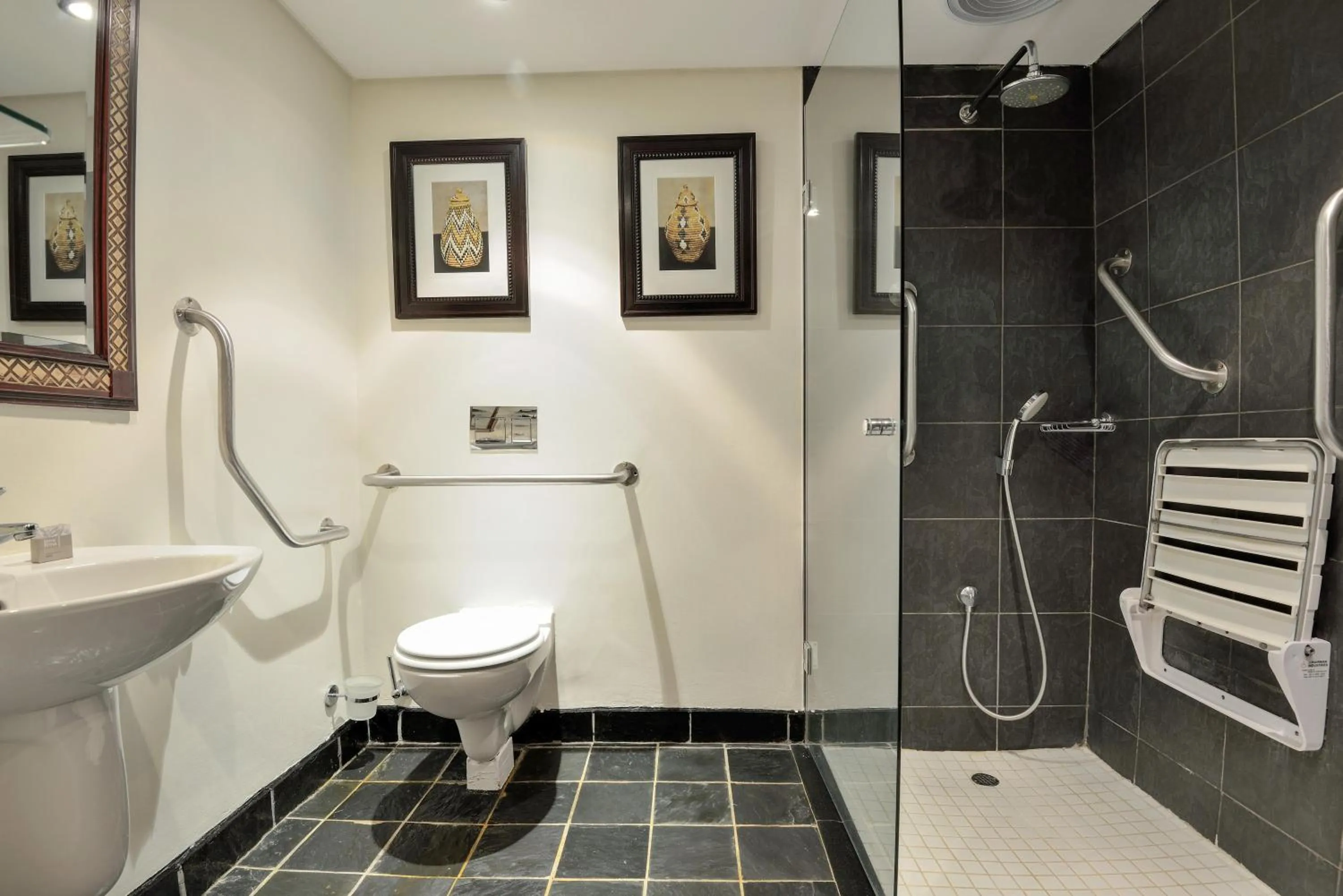 Bathroom in Bakubung Bush Lodge