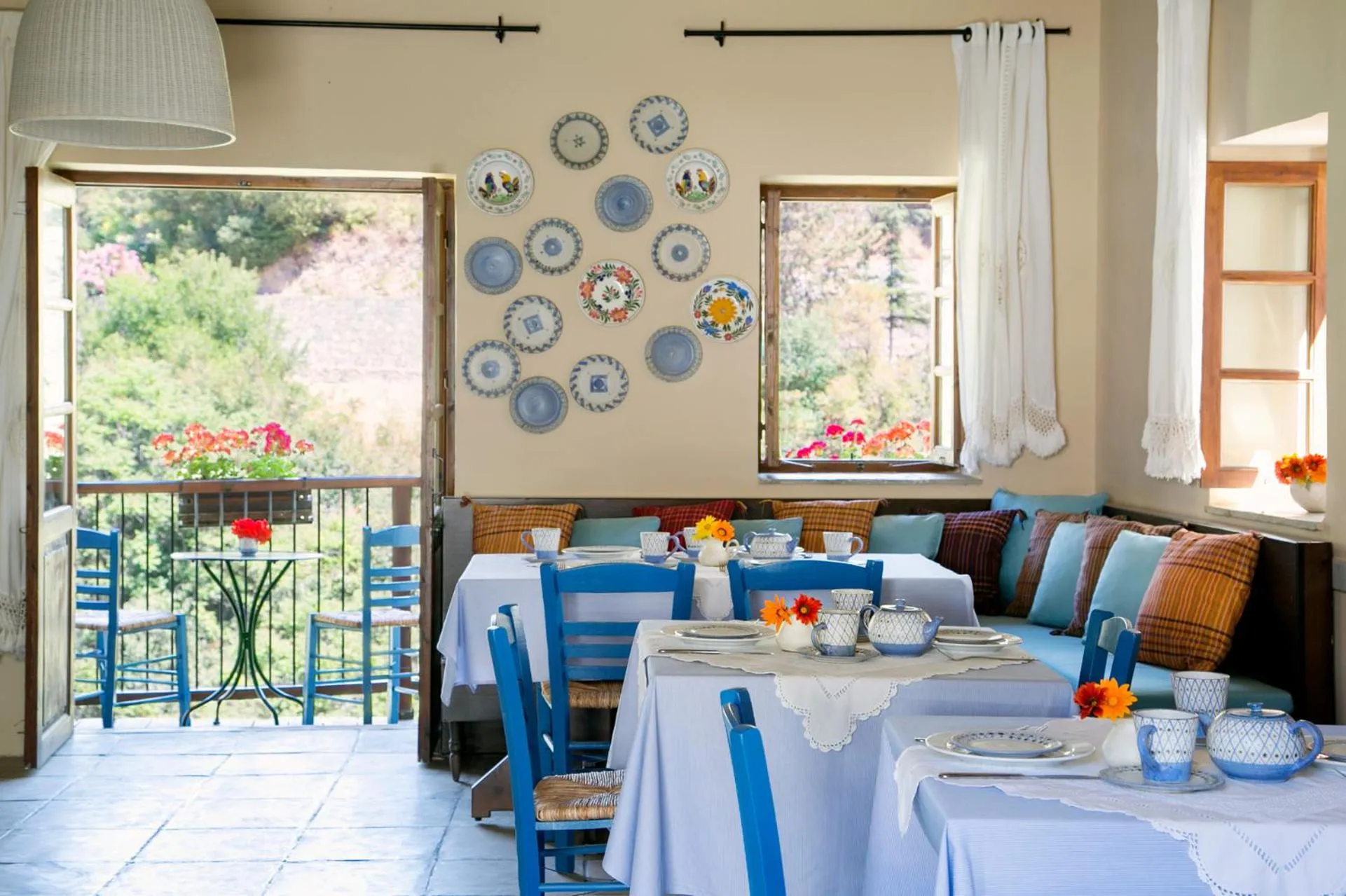 Restaurant/places to eat in Casale Panayiotis