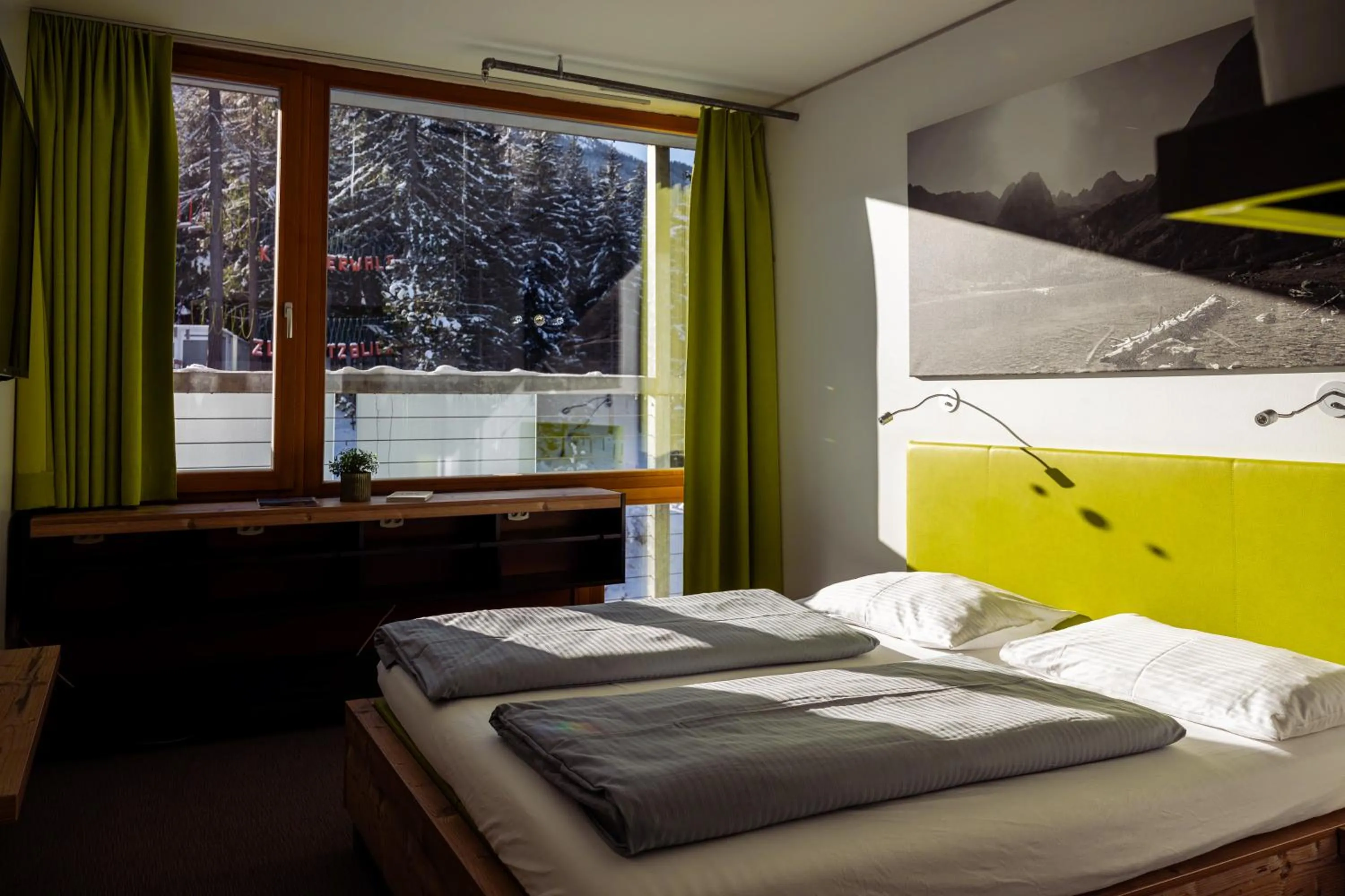 Bed in DORMERO BeHo Zugspitze