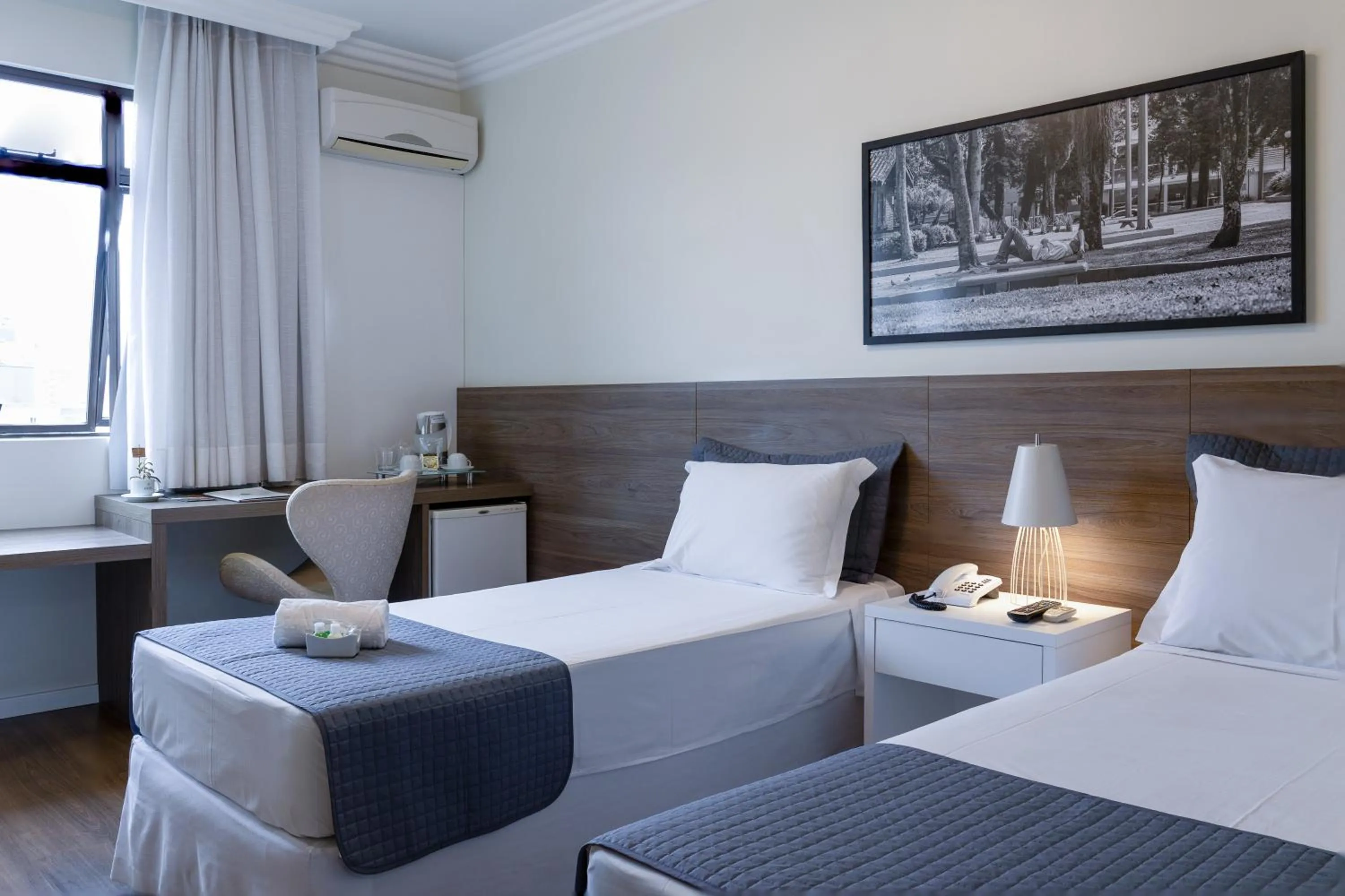 Property building, Bed in Caitá Hotéis