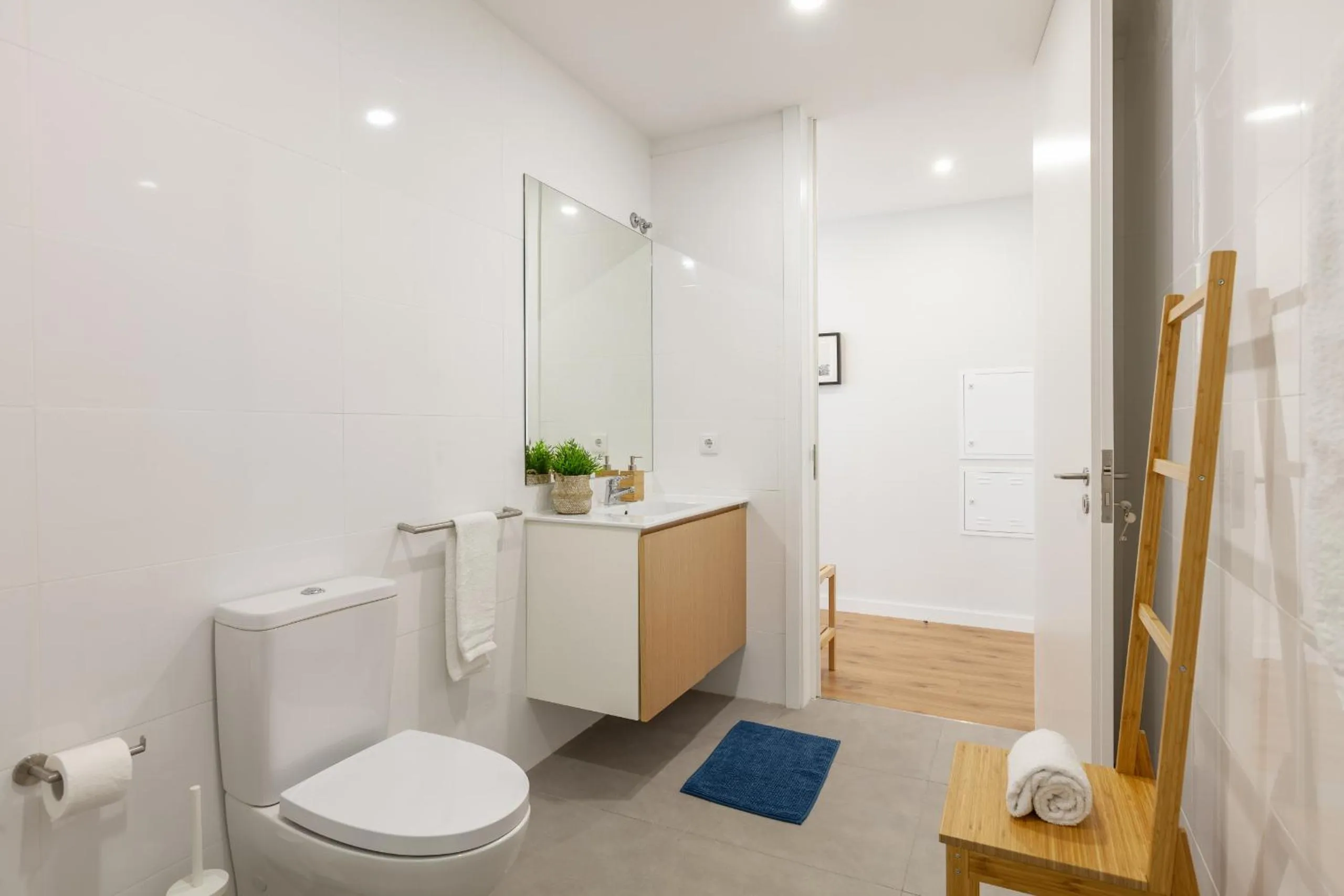 Bathroom in Oporto Palace Apartments