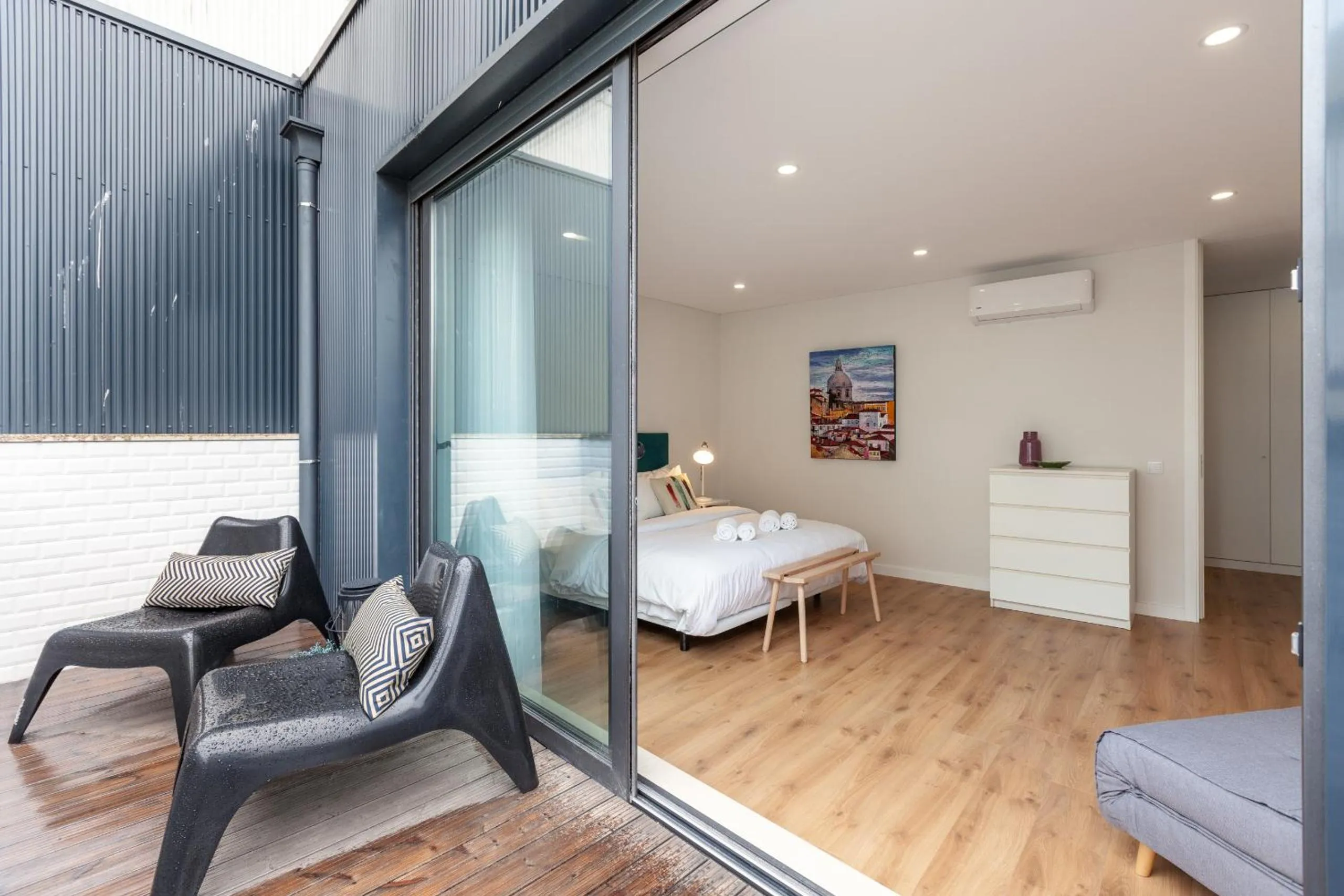 Balcony/Terrace, Bed in Oporto Palace Apartments