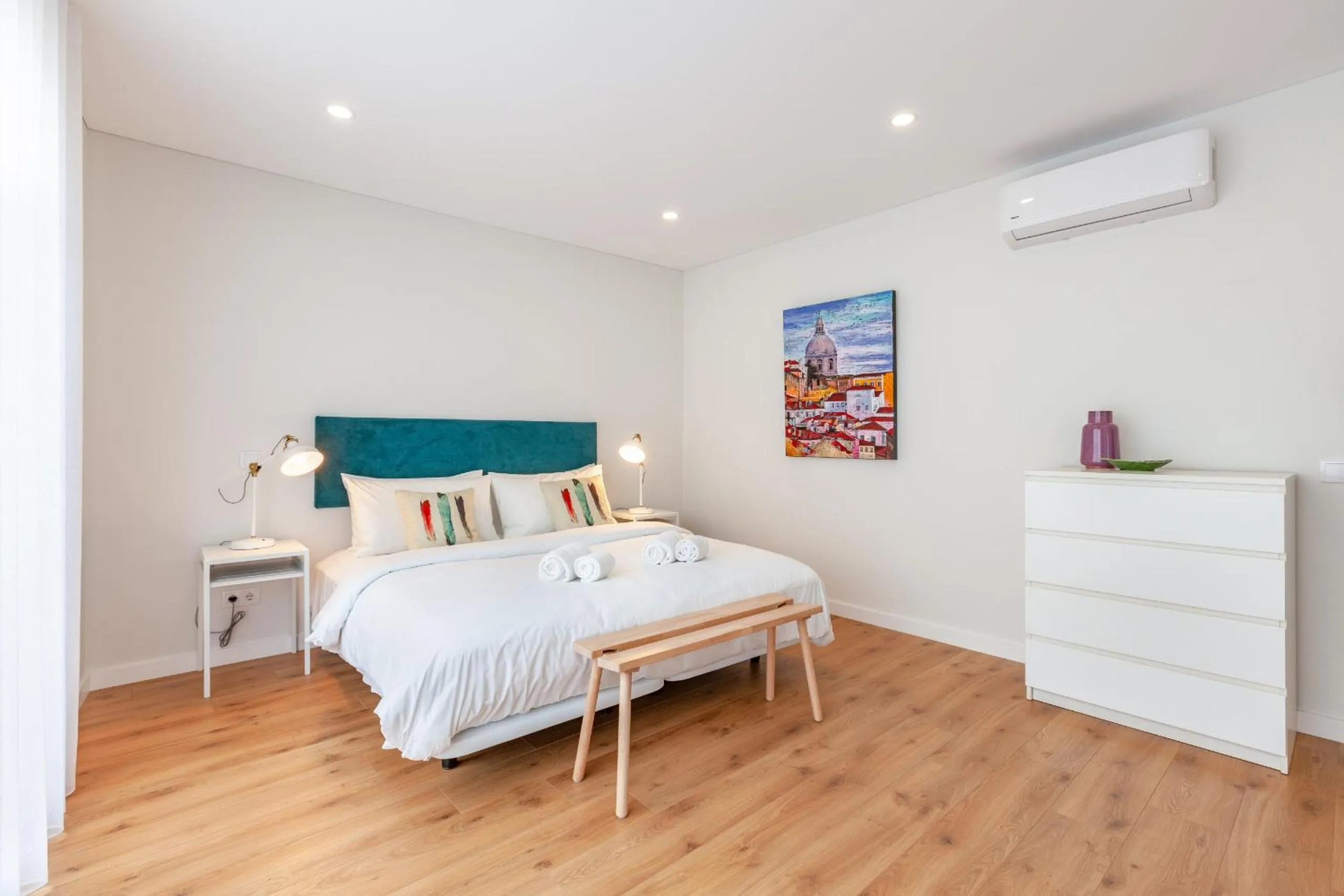 Bed in Oporto Palace Apartments