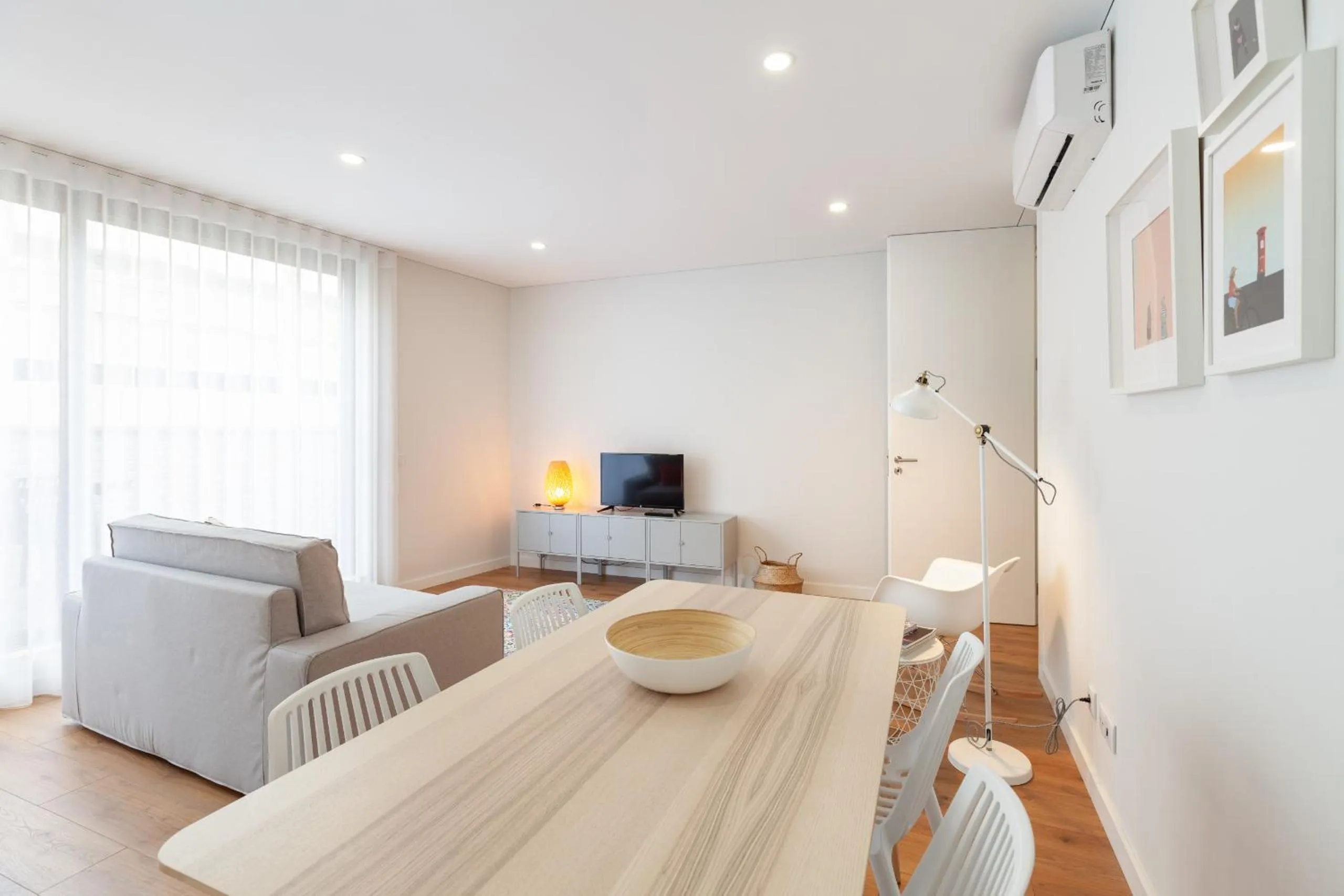 Dining area in Oporto Palace Apartments