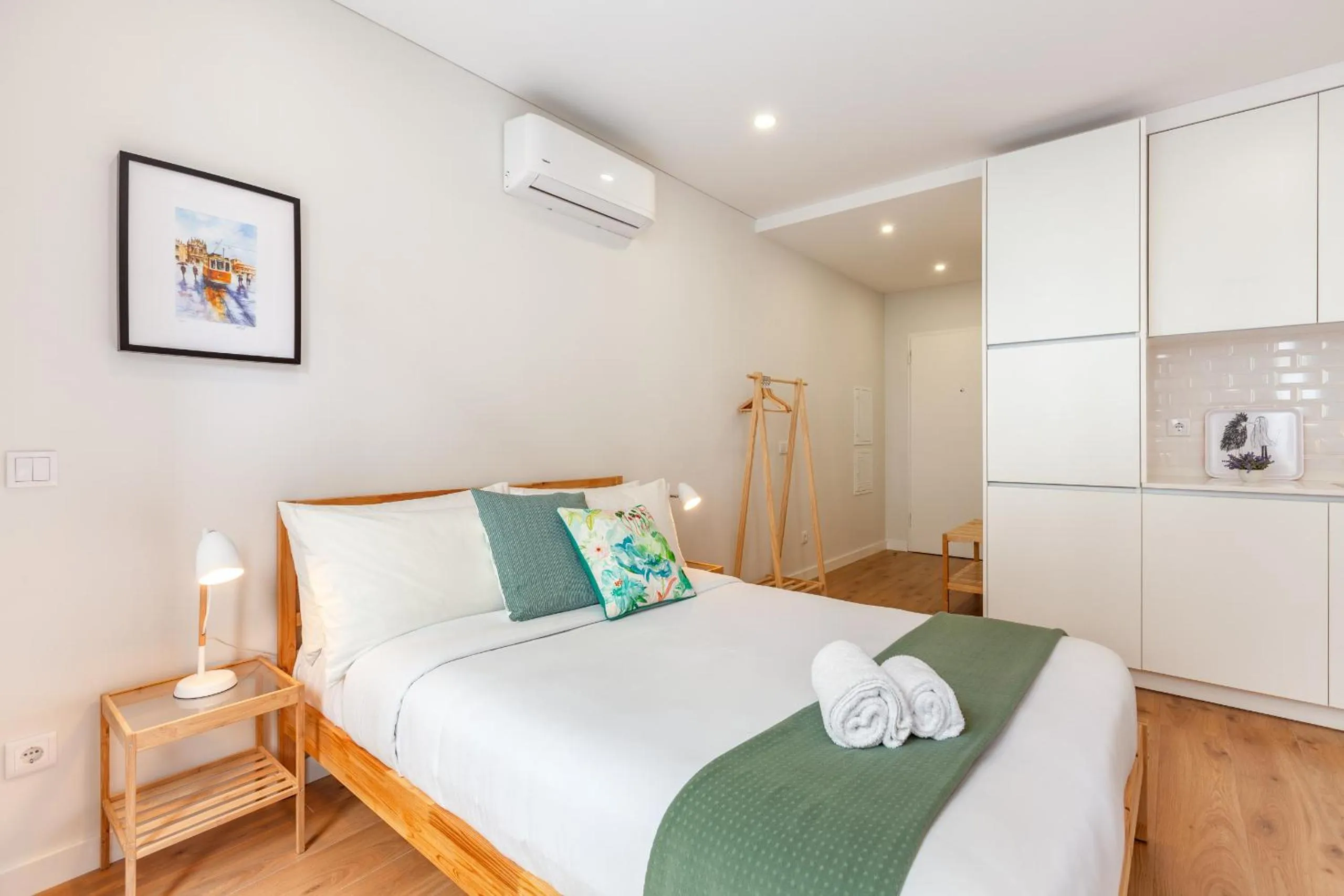 Bed in Oporto Palace Apartments