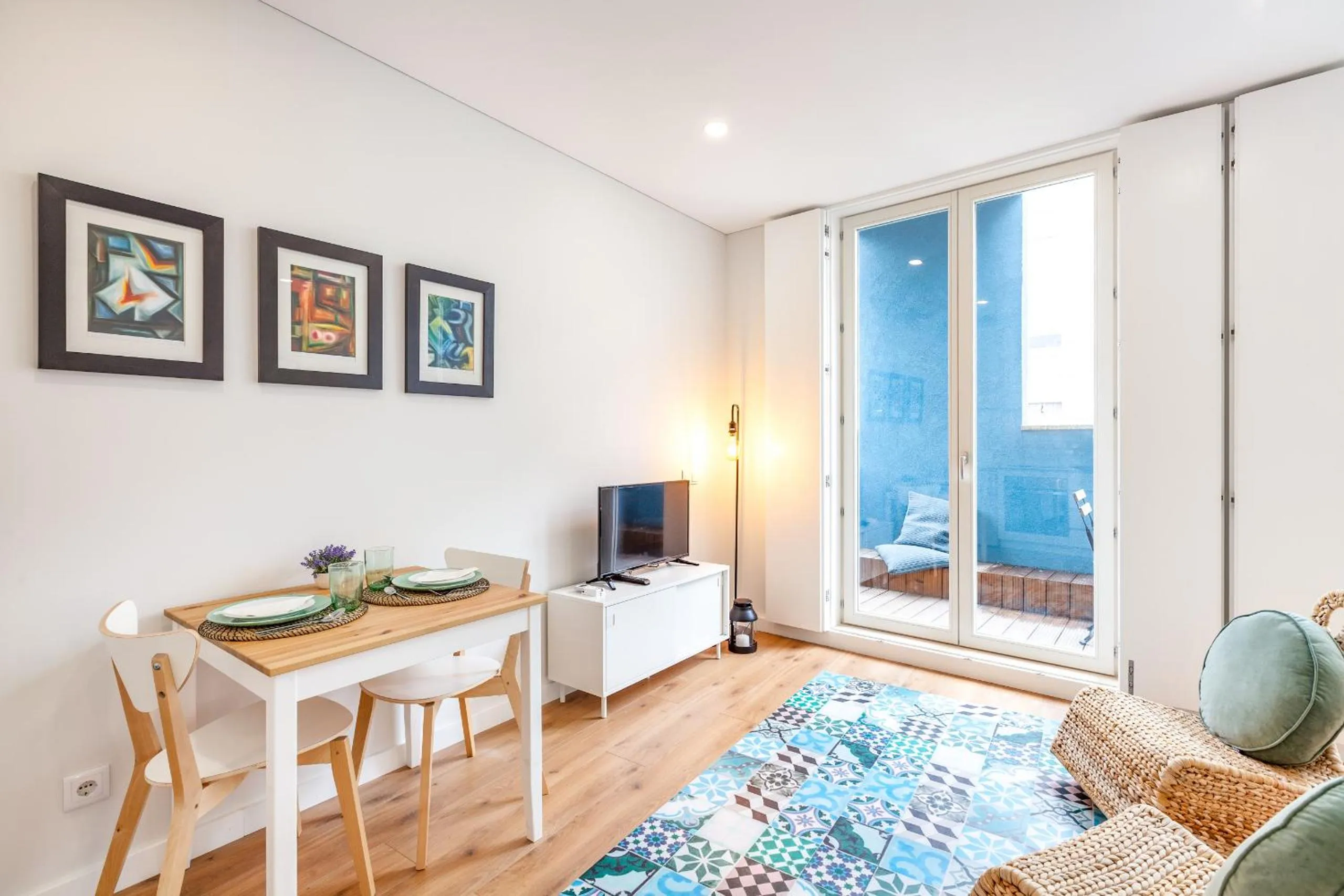 Communal lounge/ TV room, Bed in Oporto Palace Apartments