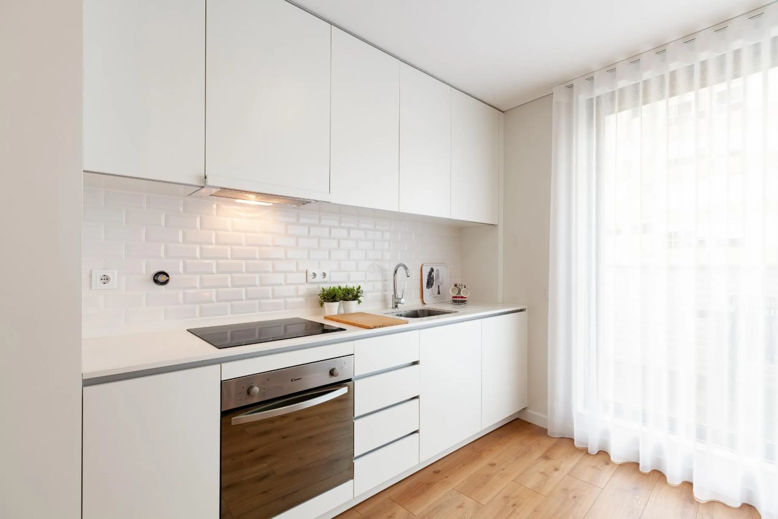 Kitchen or kitchenette in Oporto Palace Apartments