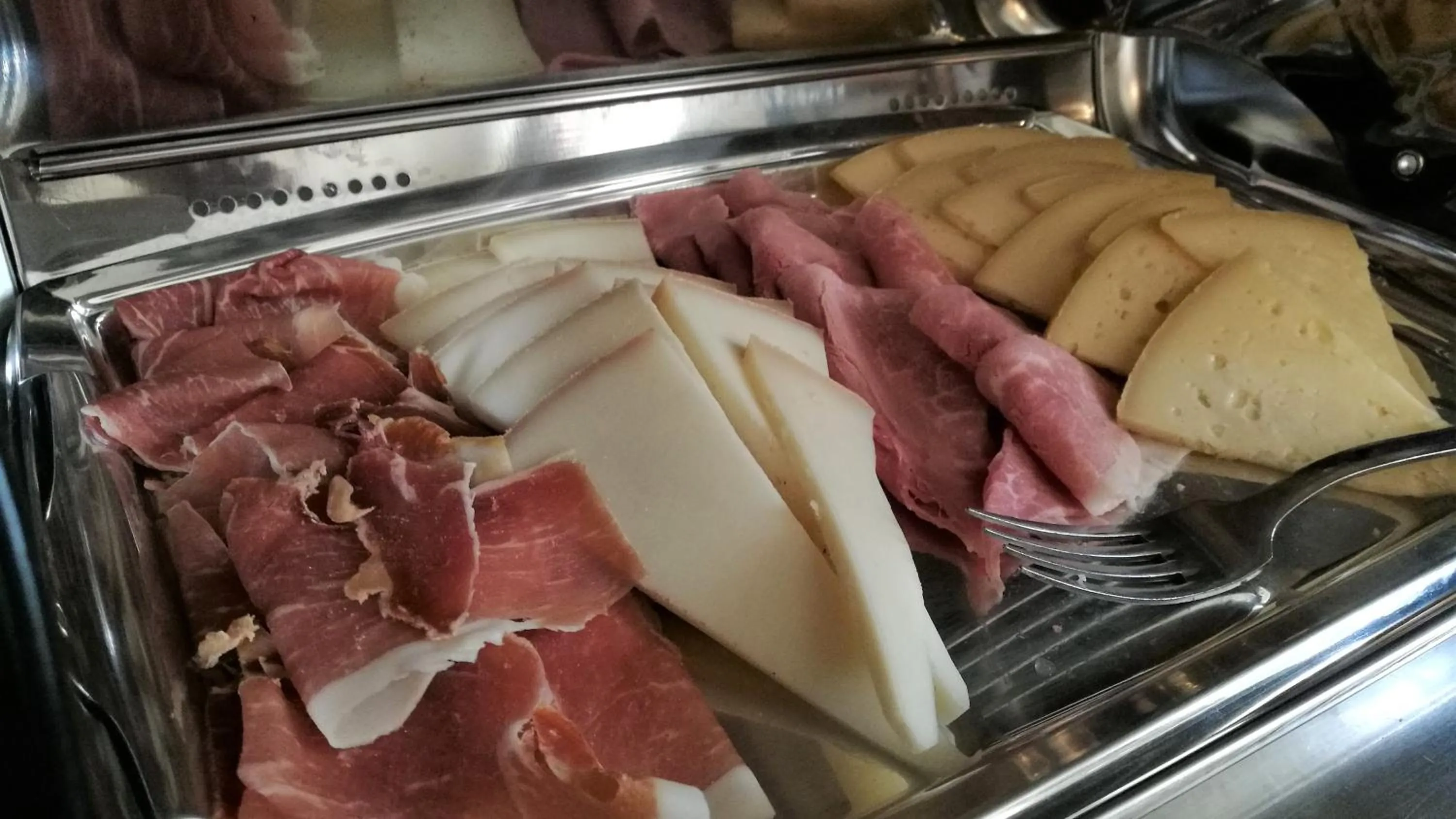 Food and drinks in Hotel Logis - Chateau de Beauregard