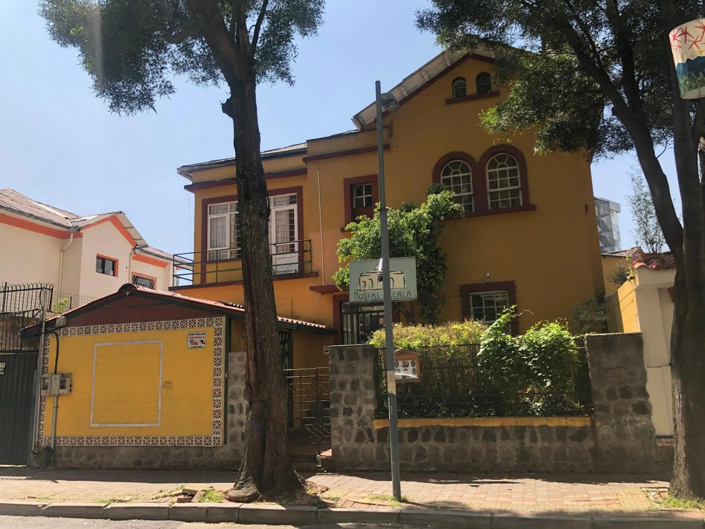 Property building in Hostal Alcala