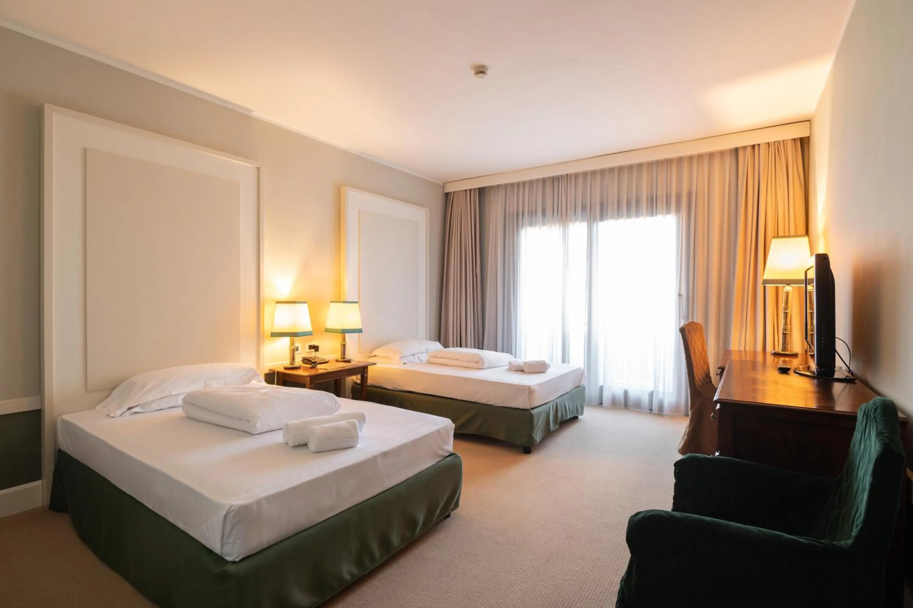 Bedroom, Bed in Blue Dream Hotel