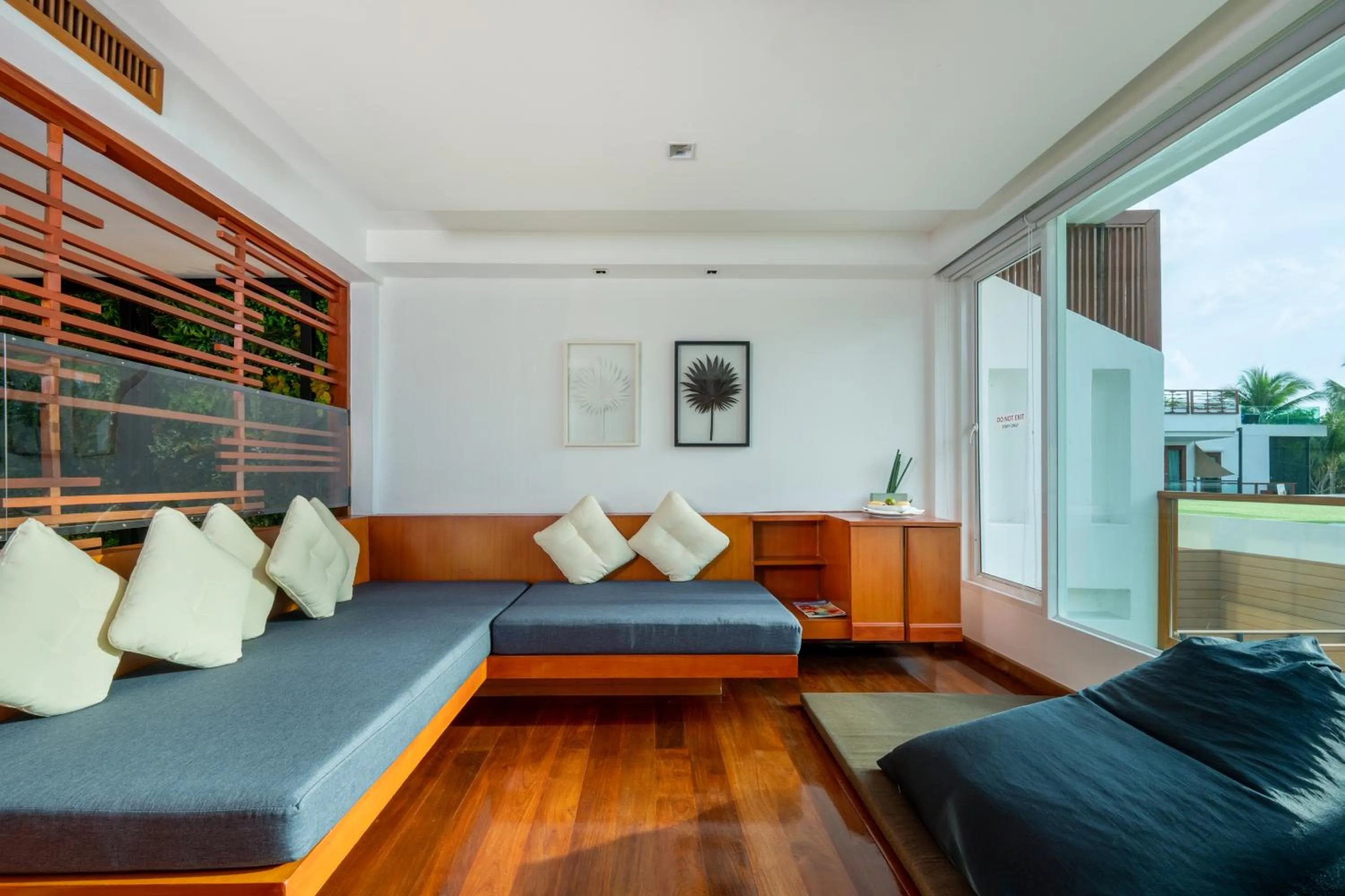 Living room in La Flora Resort Patong