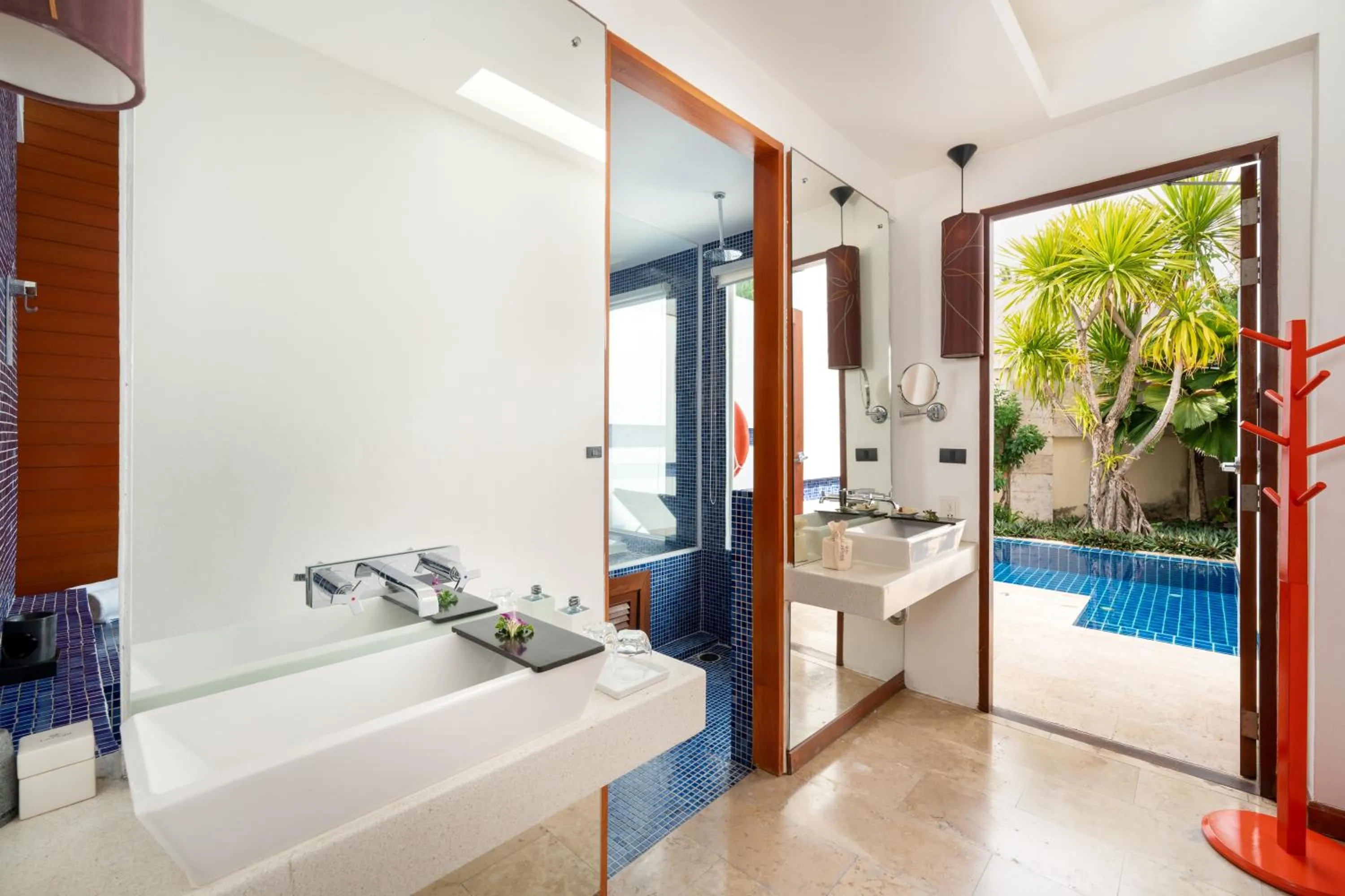 Bathroom in La Flora Resort Patong