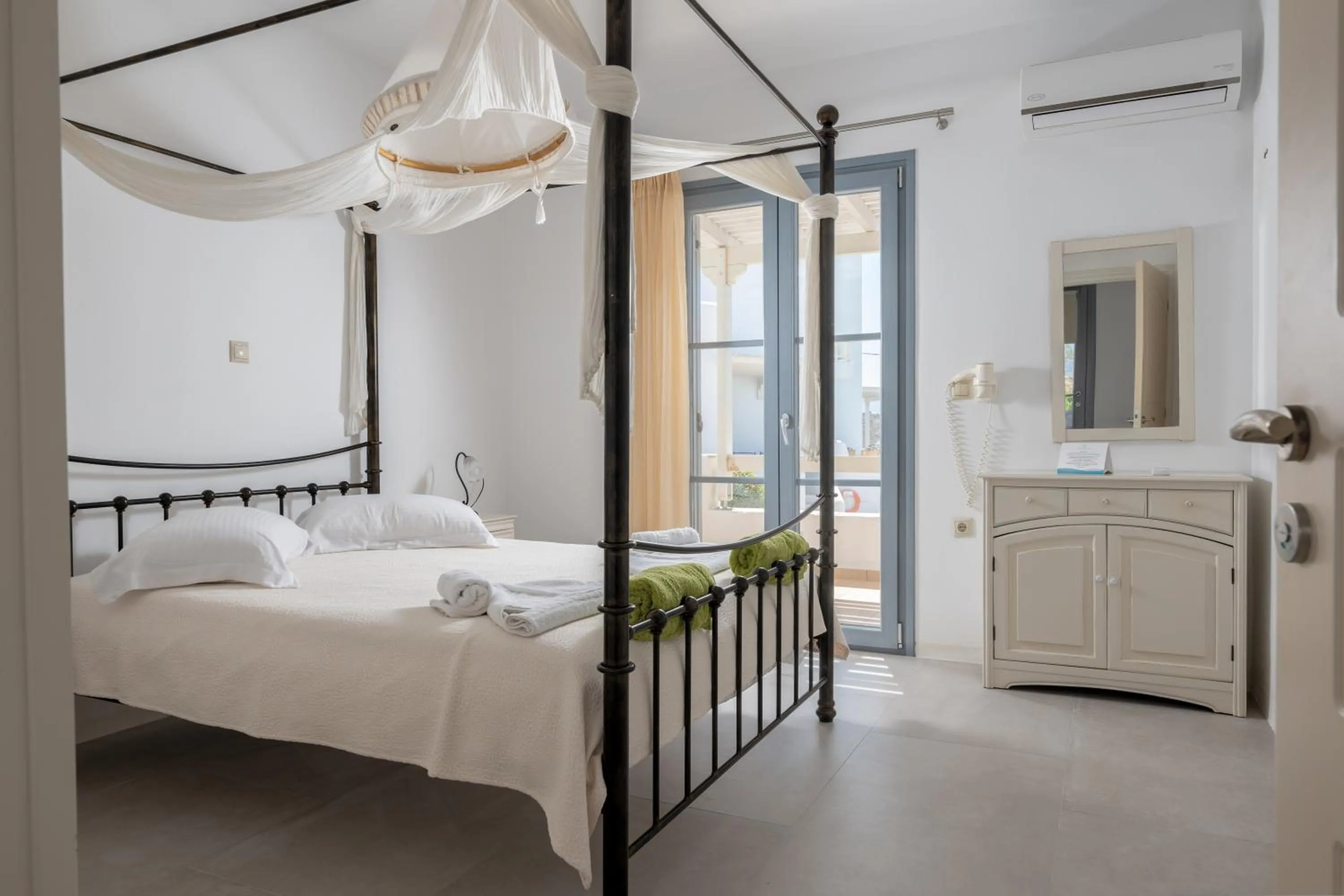 Bedroom, Bed in Iliada Villas