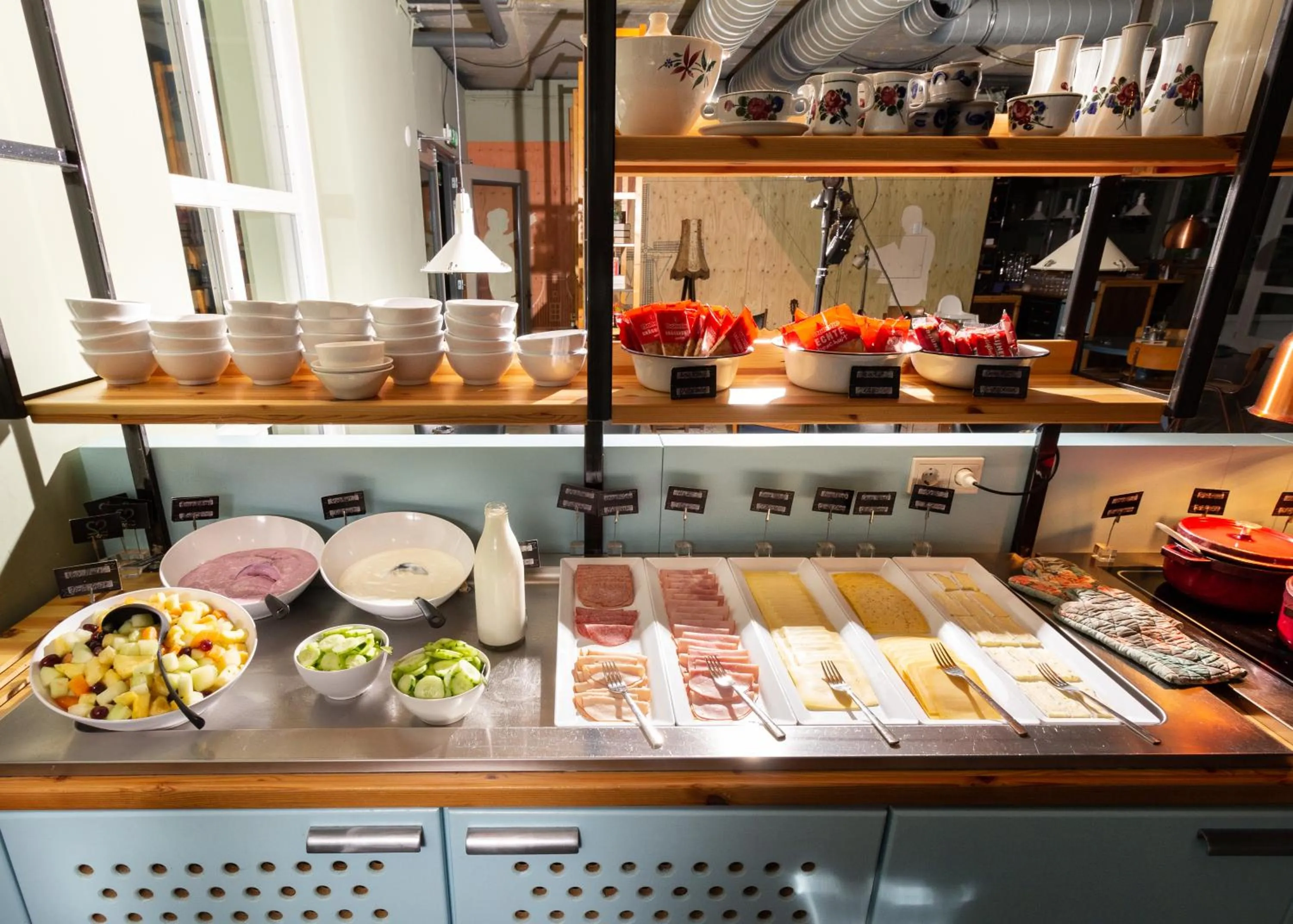 Buffet breakfast in Best Western Zaan Inn