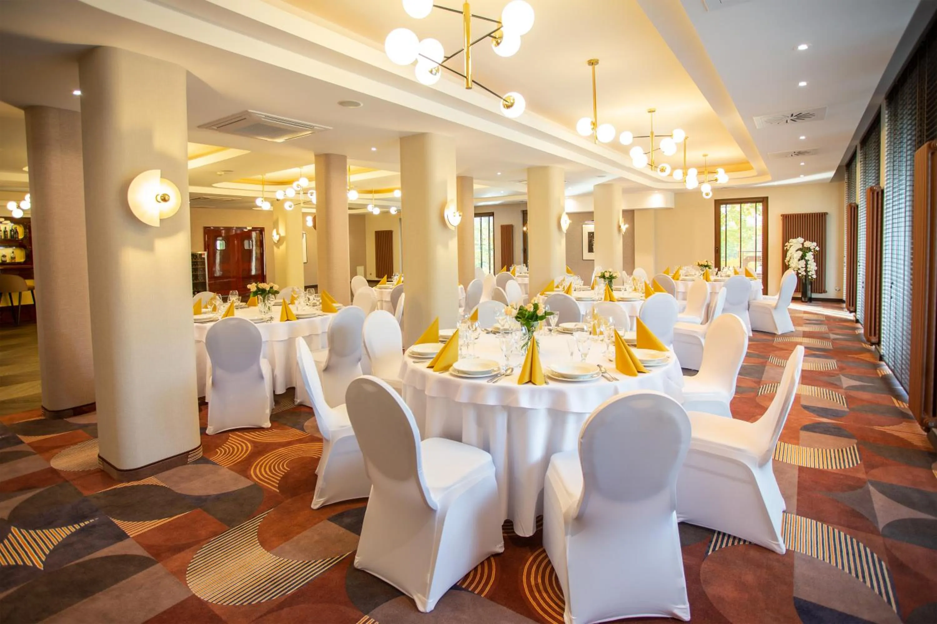 Restaurant/places to eat in Hotel Styl 70