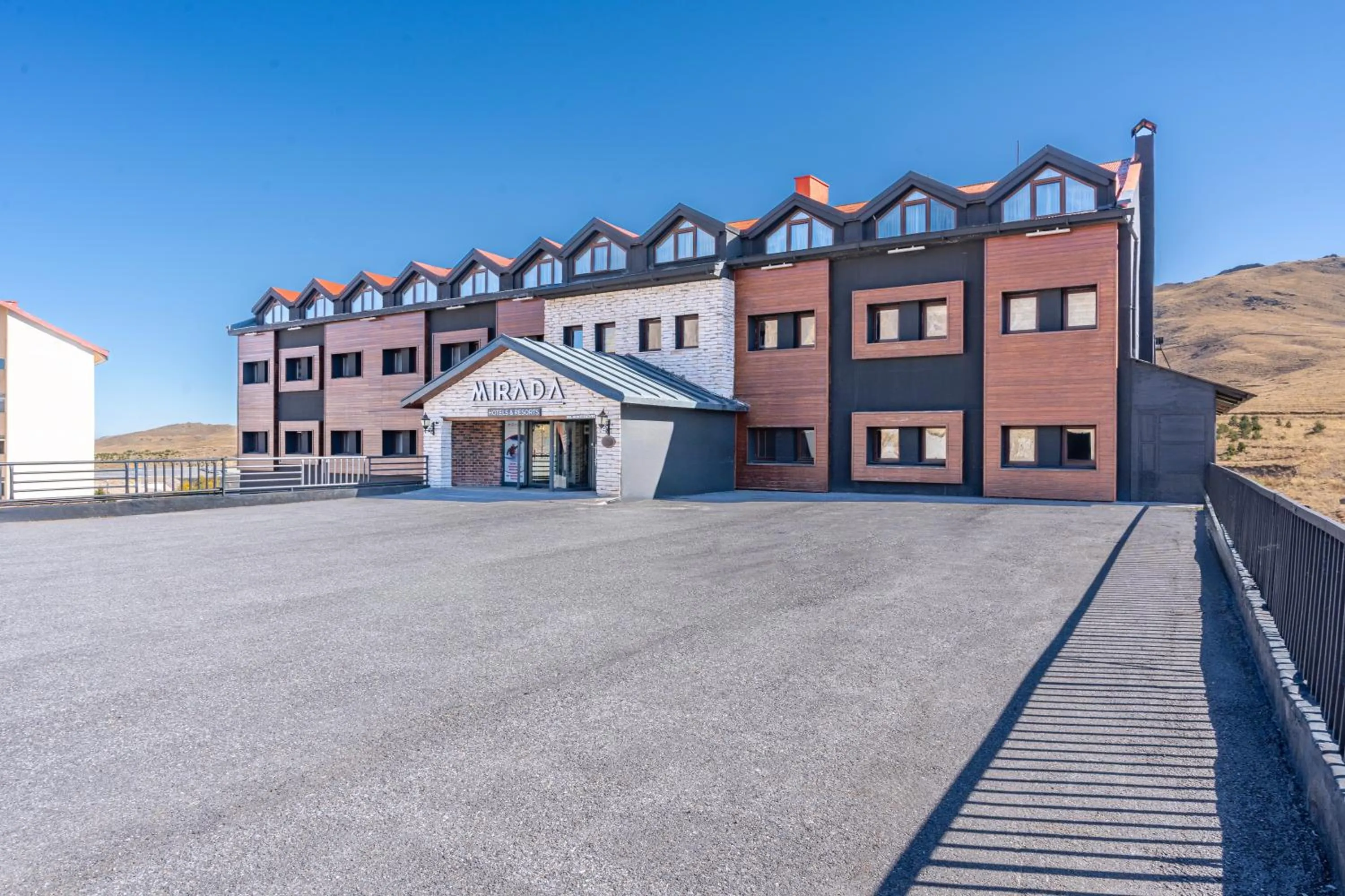 Property building in Mirada Del Monte