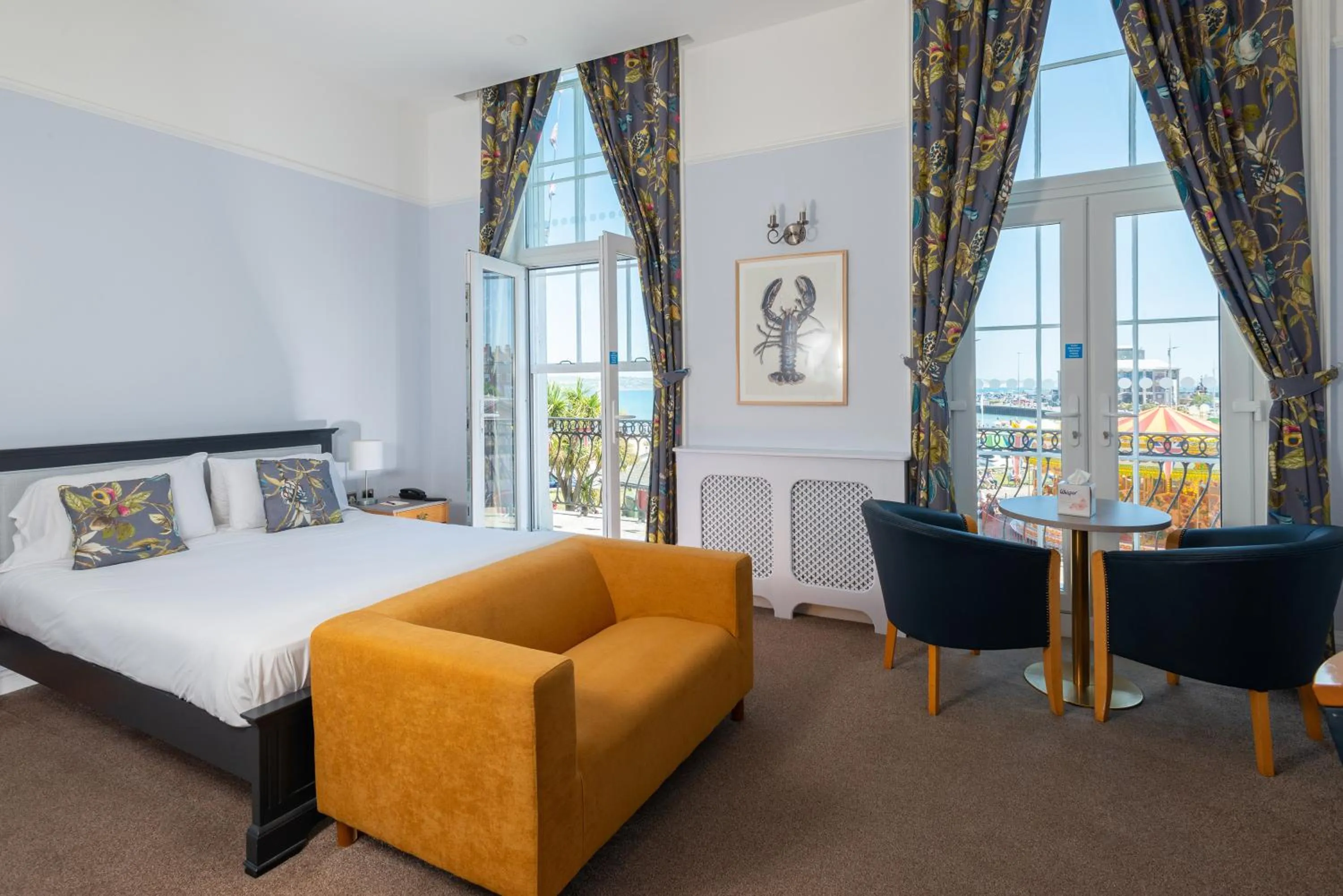 Bedroom, Bed in Hotel Rex