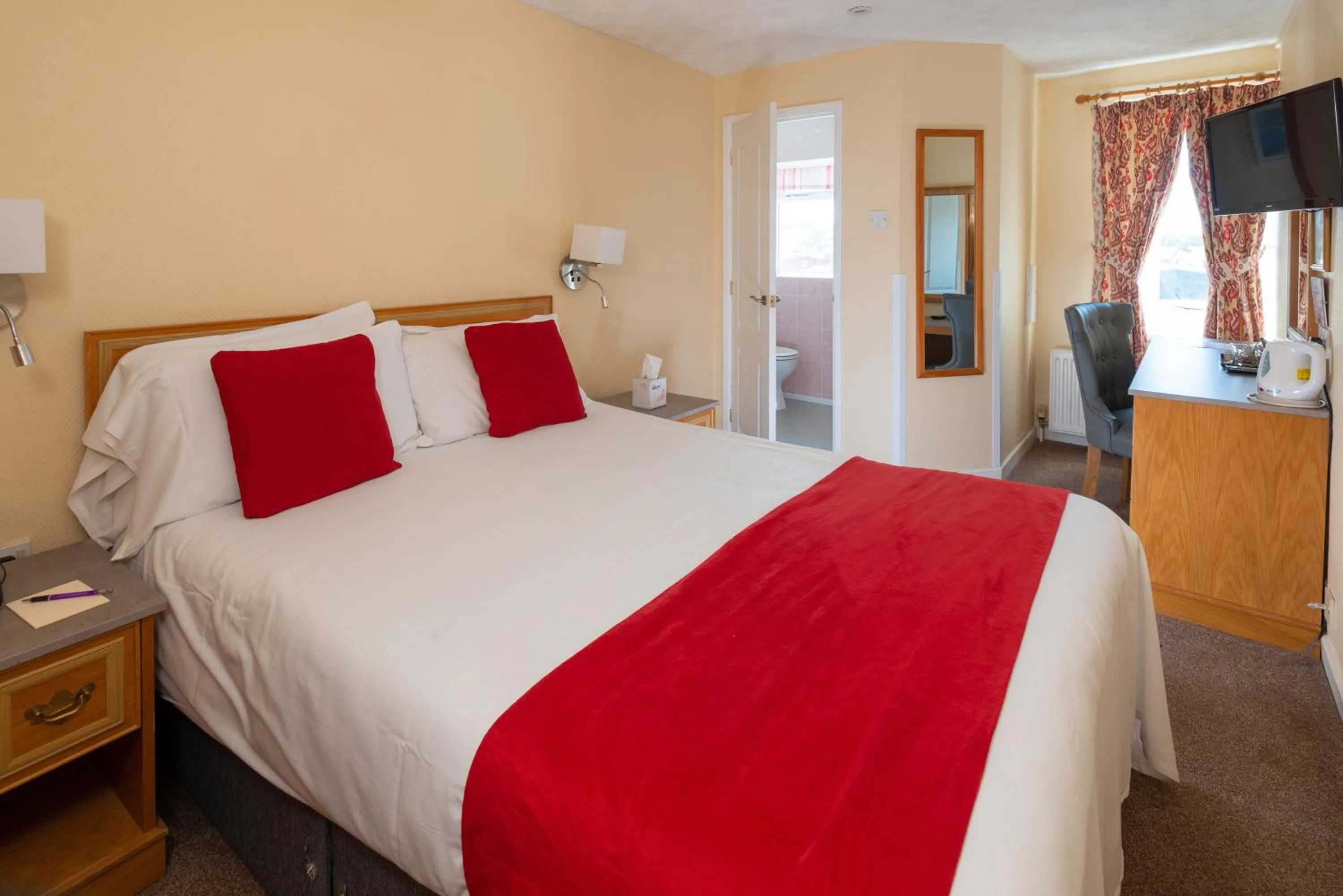 Bedroom, Bed in Hotel Rex