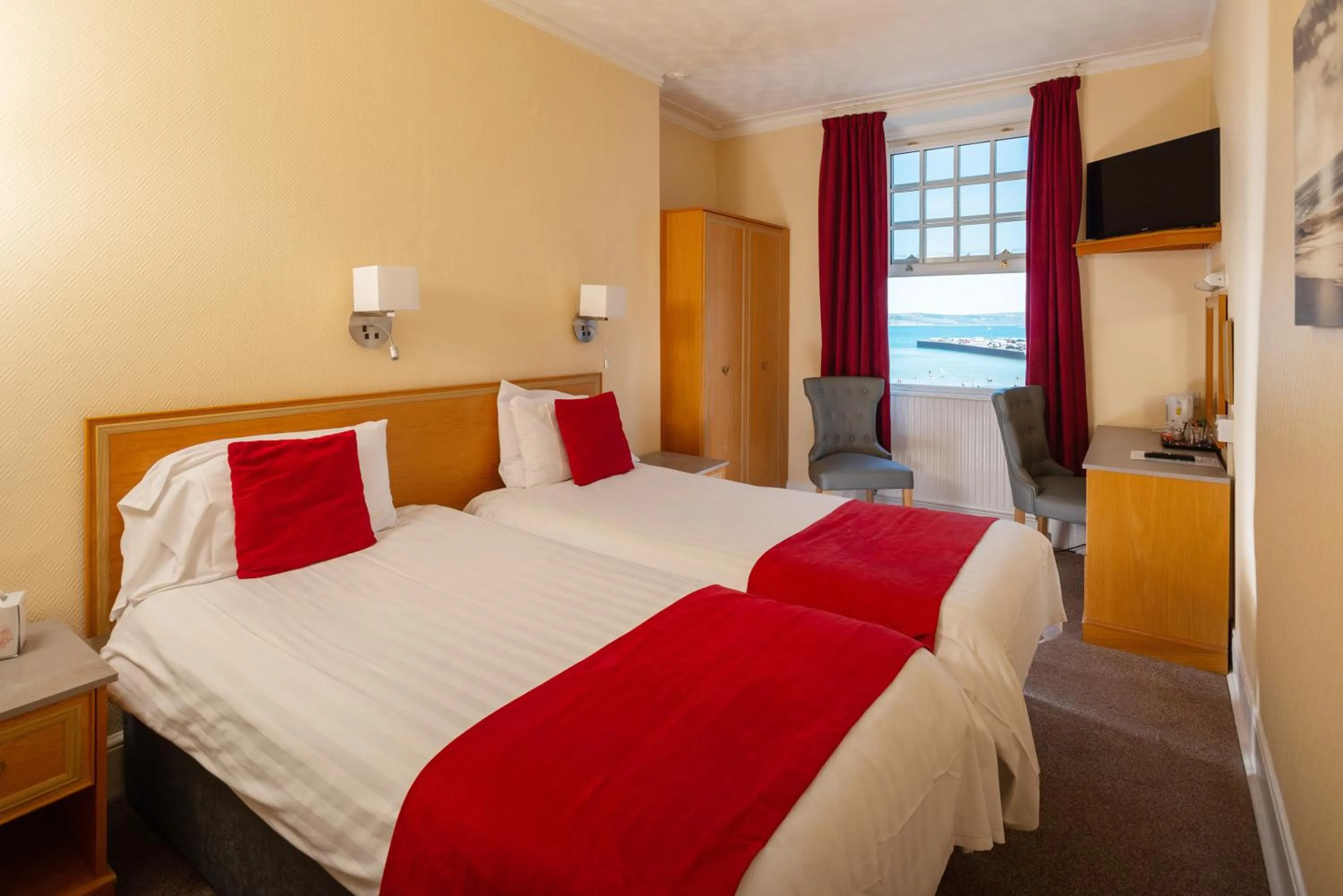 Bedroom, Bed in Hotel Rex