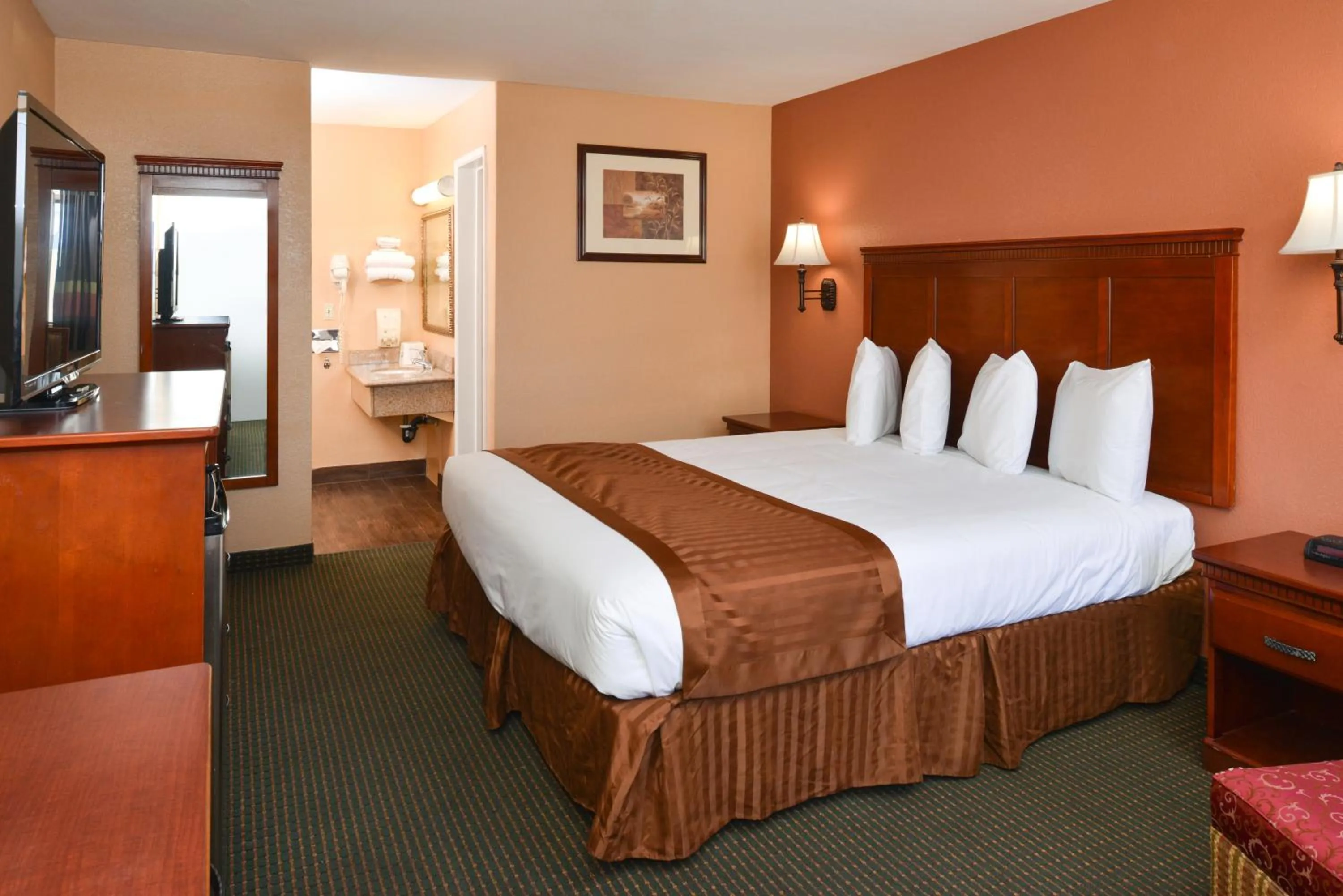 Bed in Americas Best Value Inn & Suites-East Bakersfield