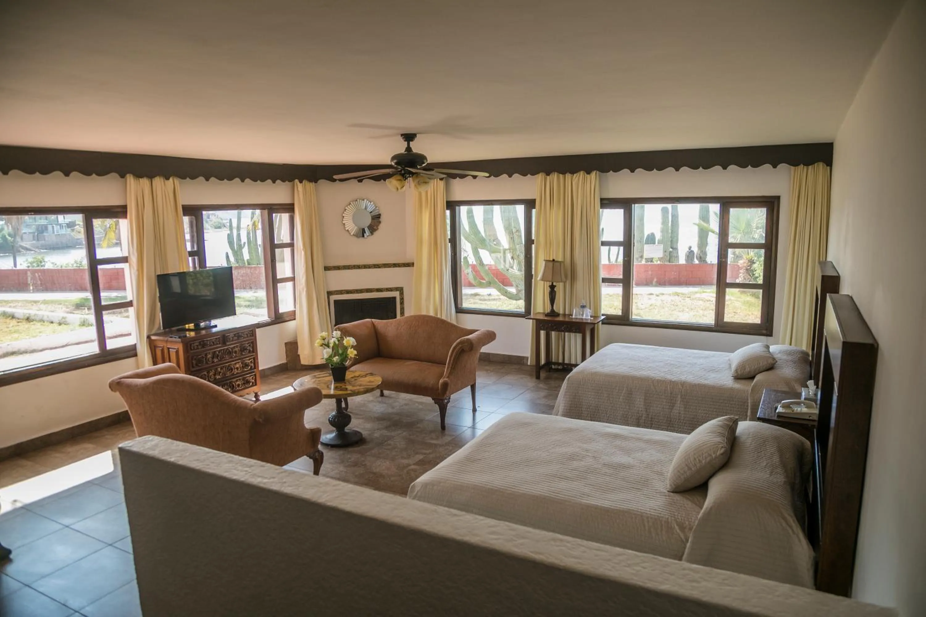 Living room, Bed in Hotel Playa de Cortes