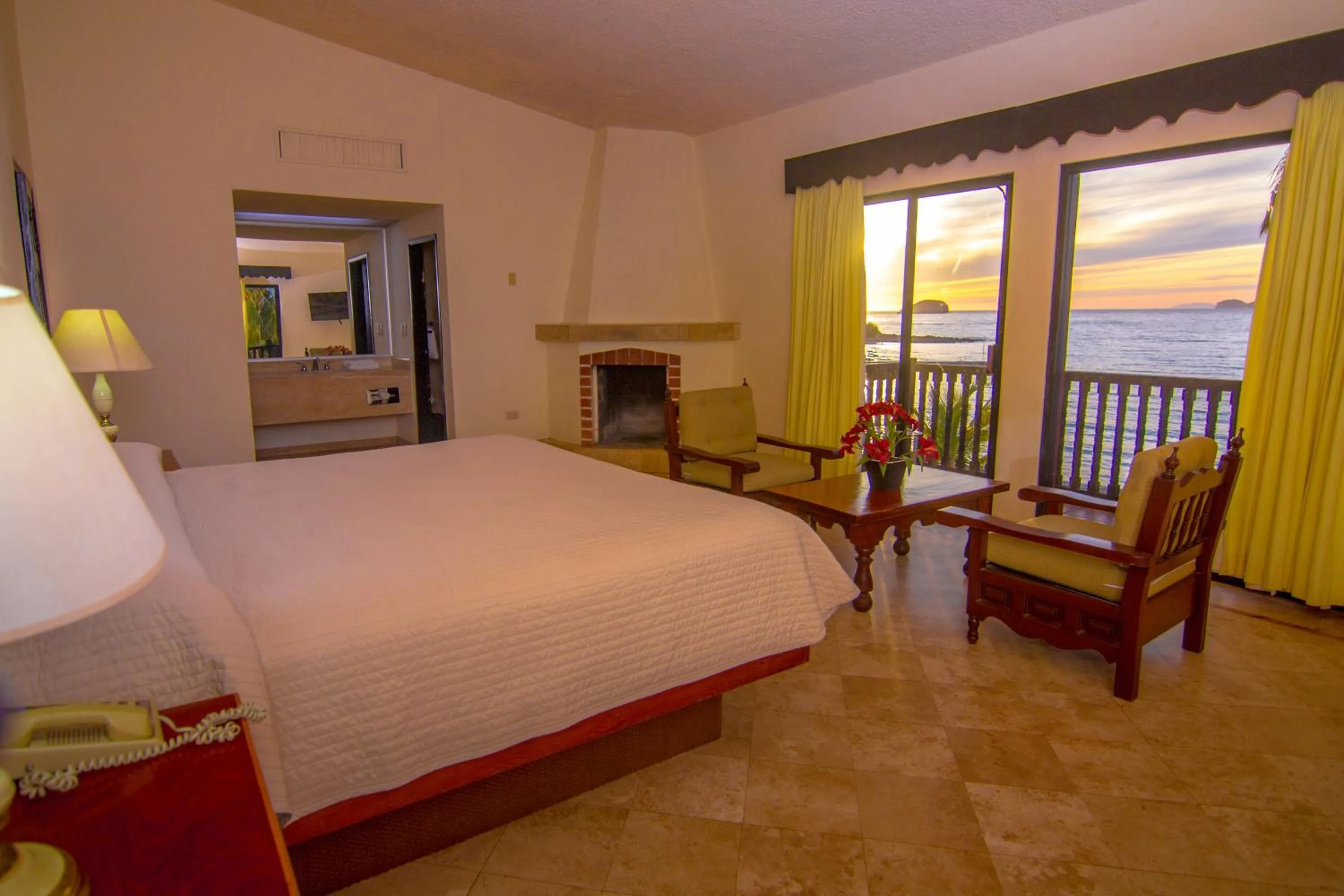 Photo of the whole room, Bed in Hotel Playa de Cortes