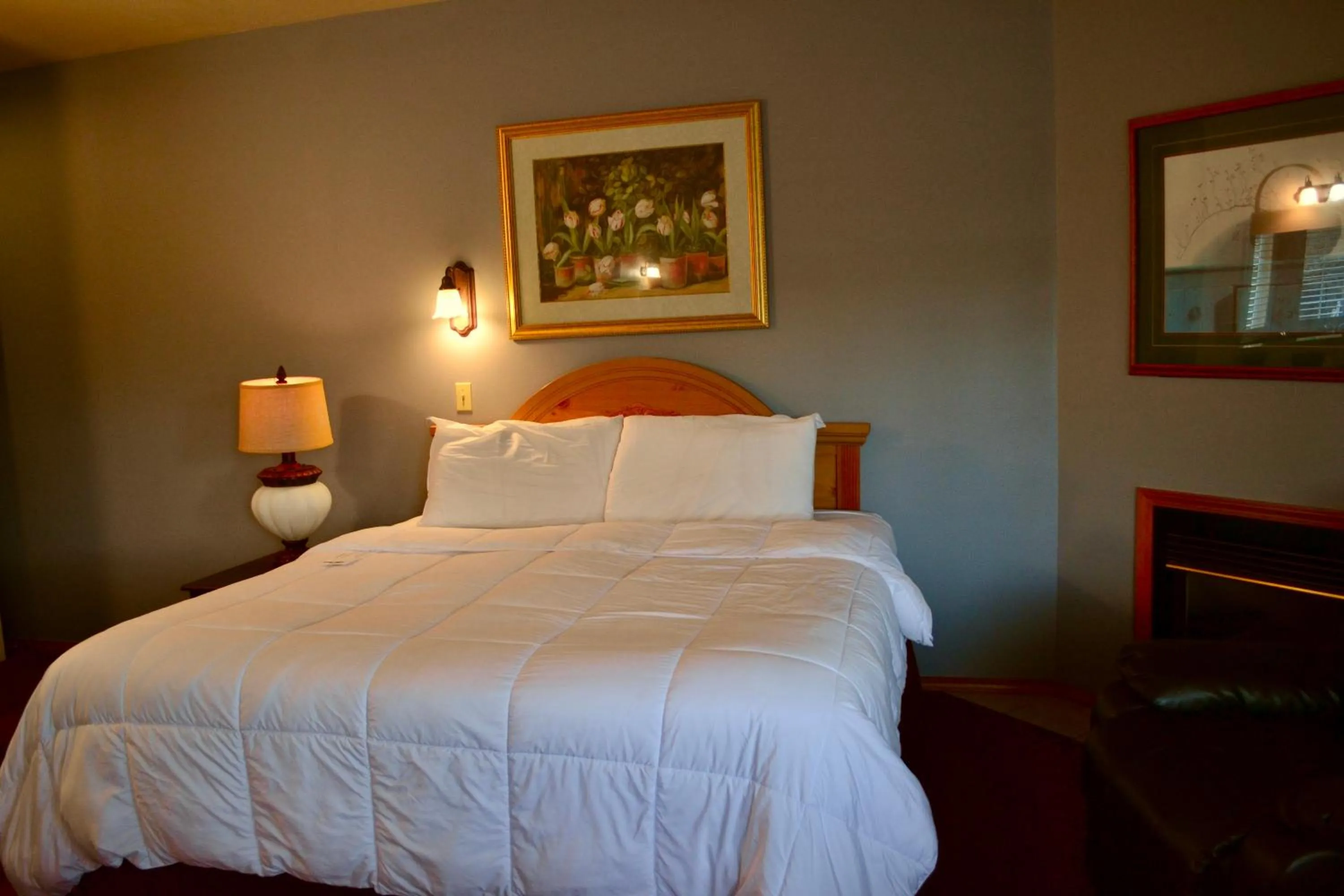 Bed in Anaco Bay Inn