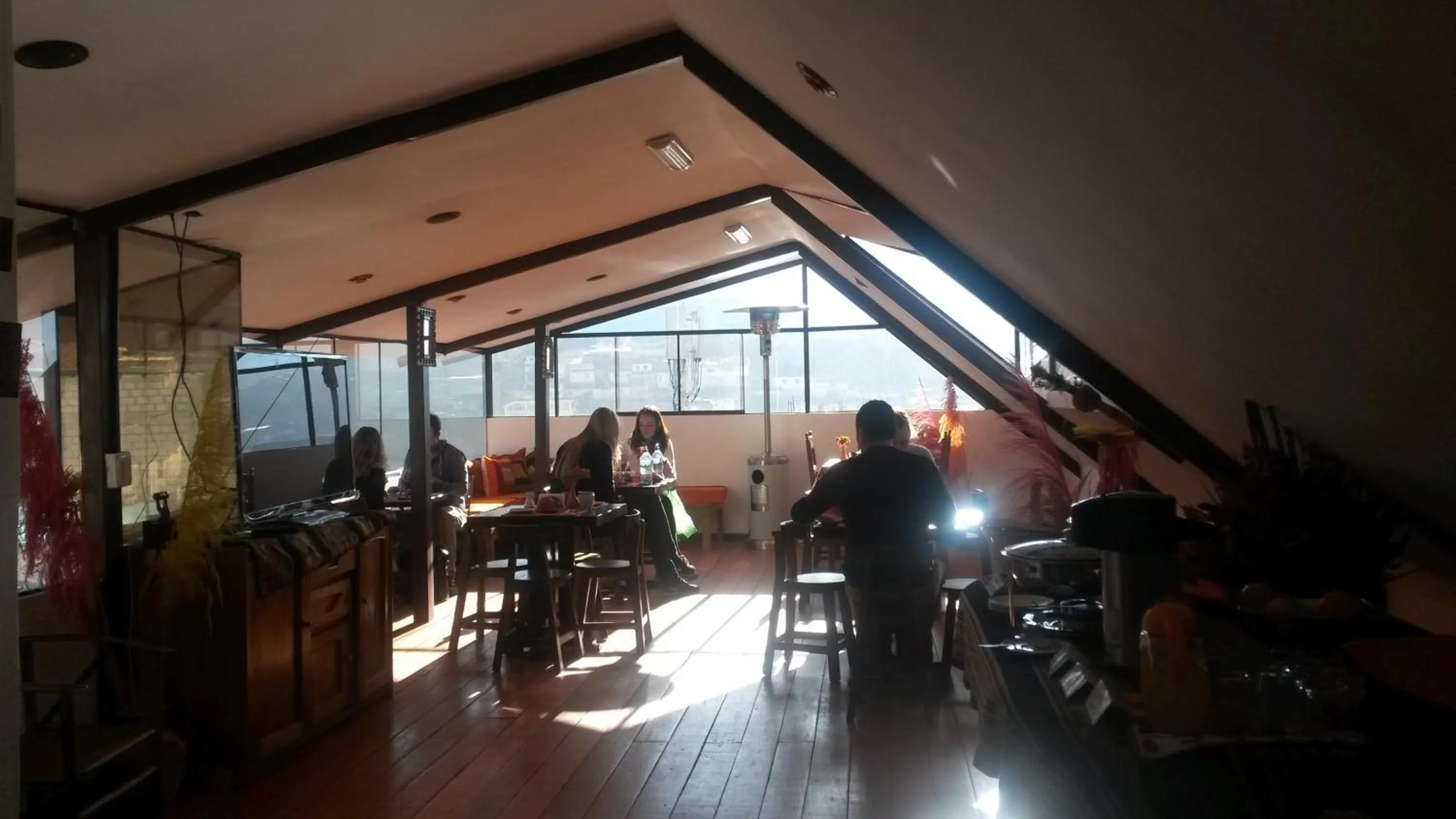 Restaurant/places to eat in Hatun Quilla