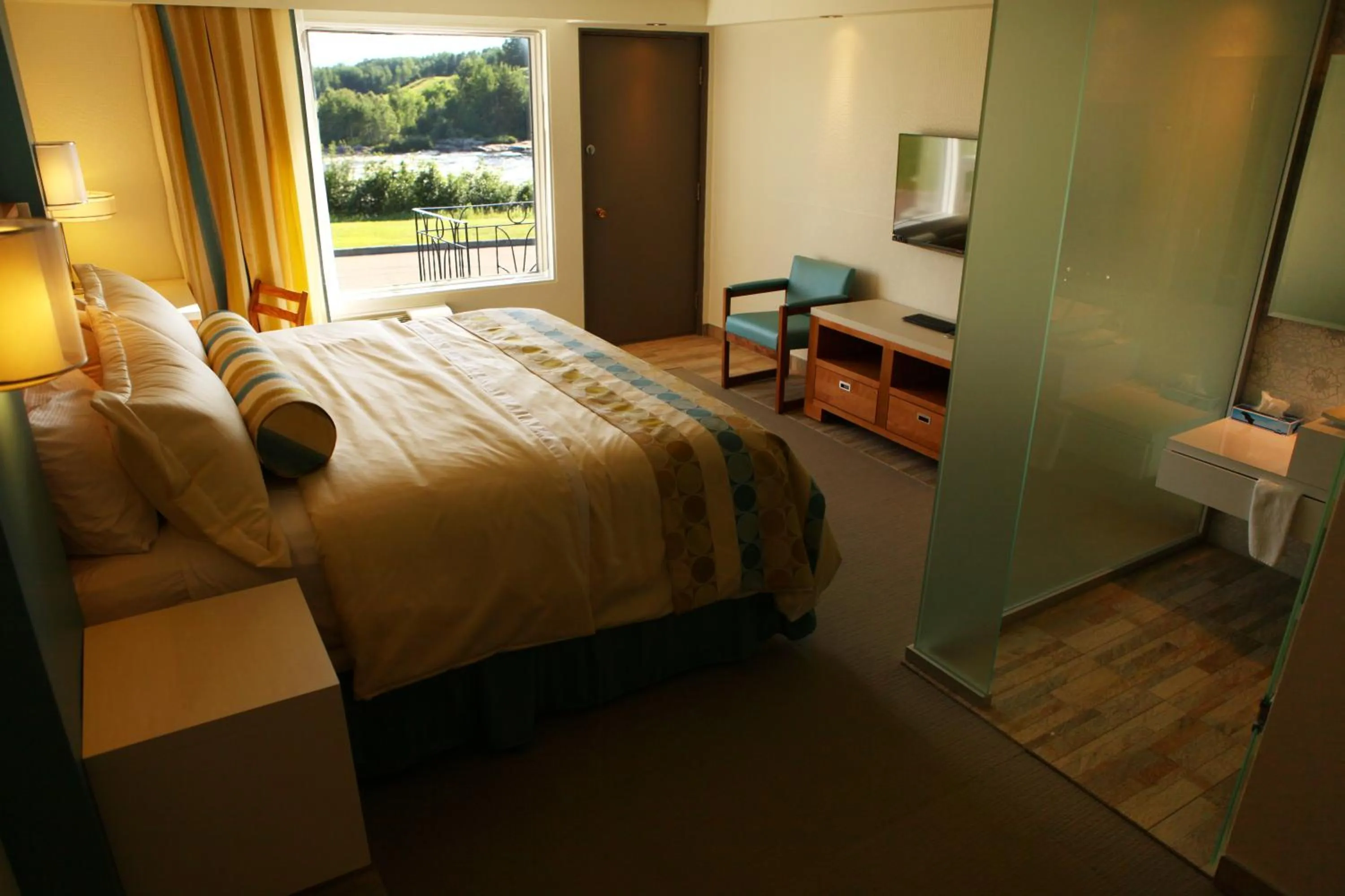 Photo of the whole room in Motel Chute des Pères