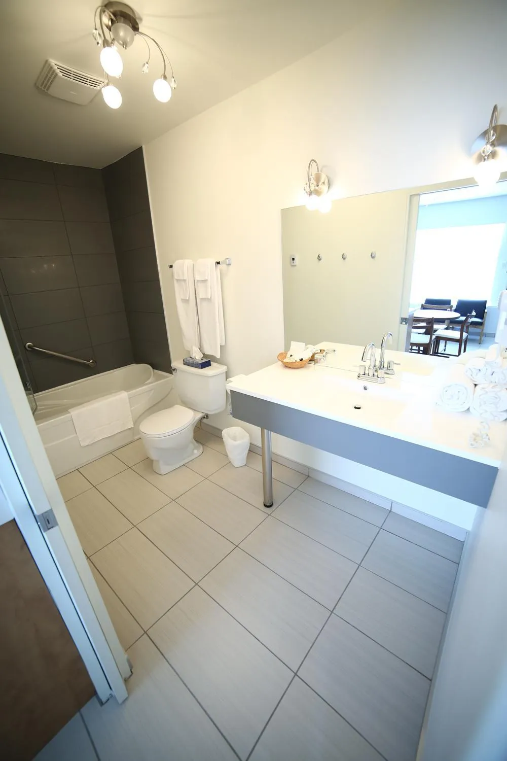 Bathroom in Motel Chute des Pères