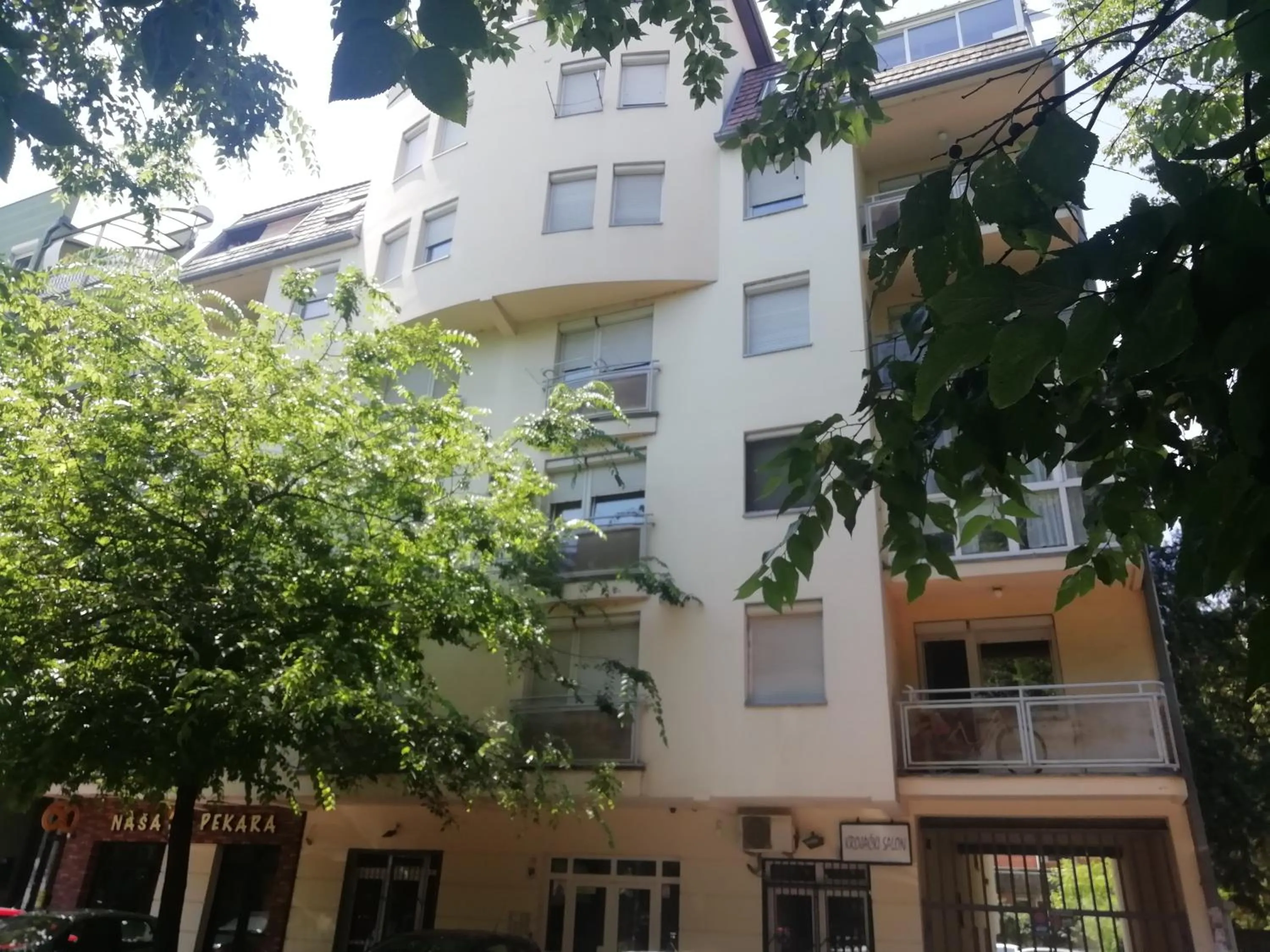 Two Kings apartment
