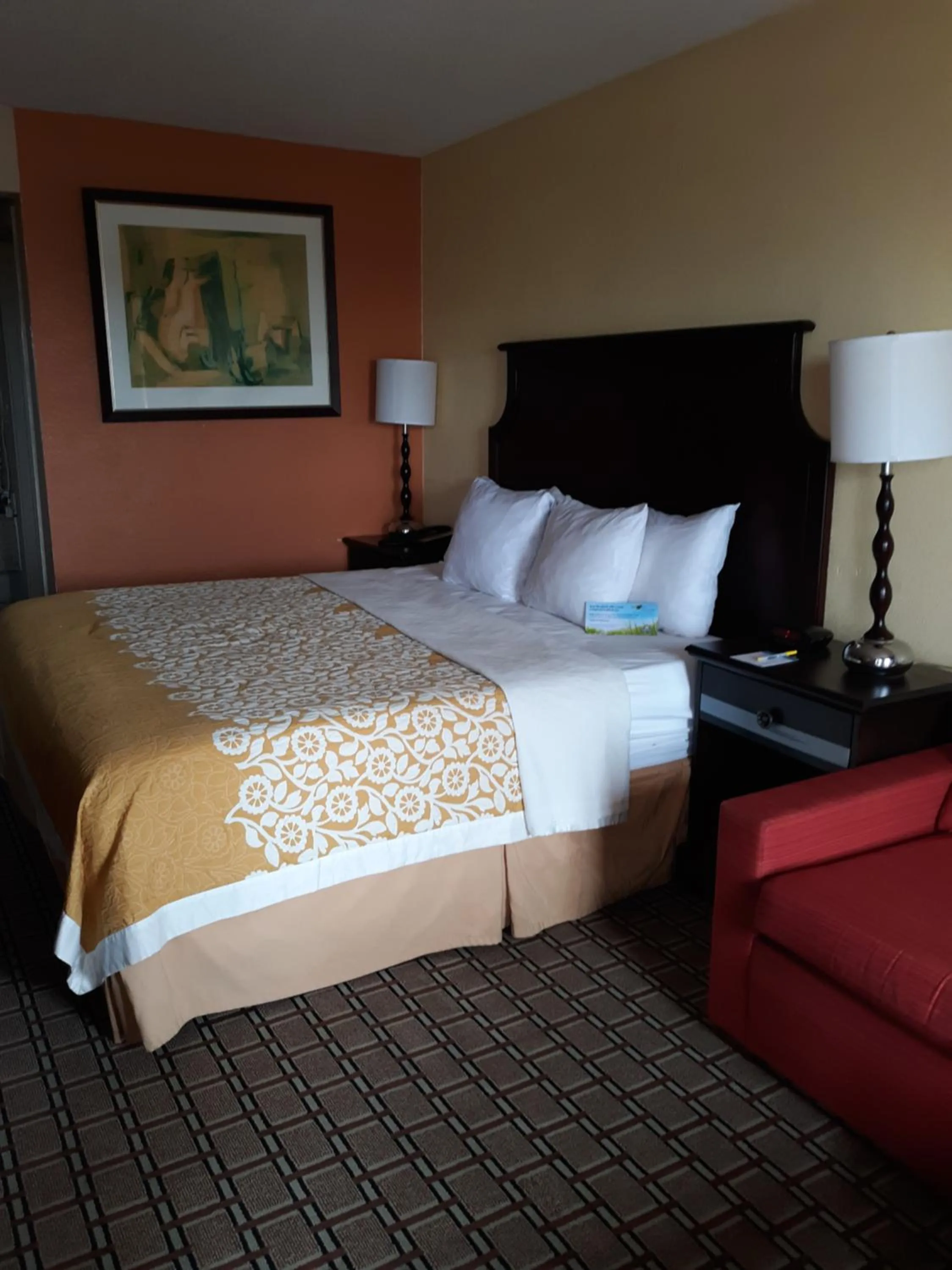 Bed in Days Inn by Wyndham Blytheville