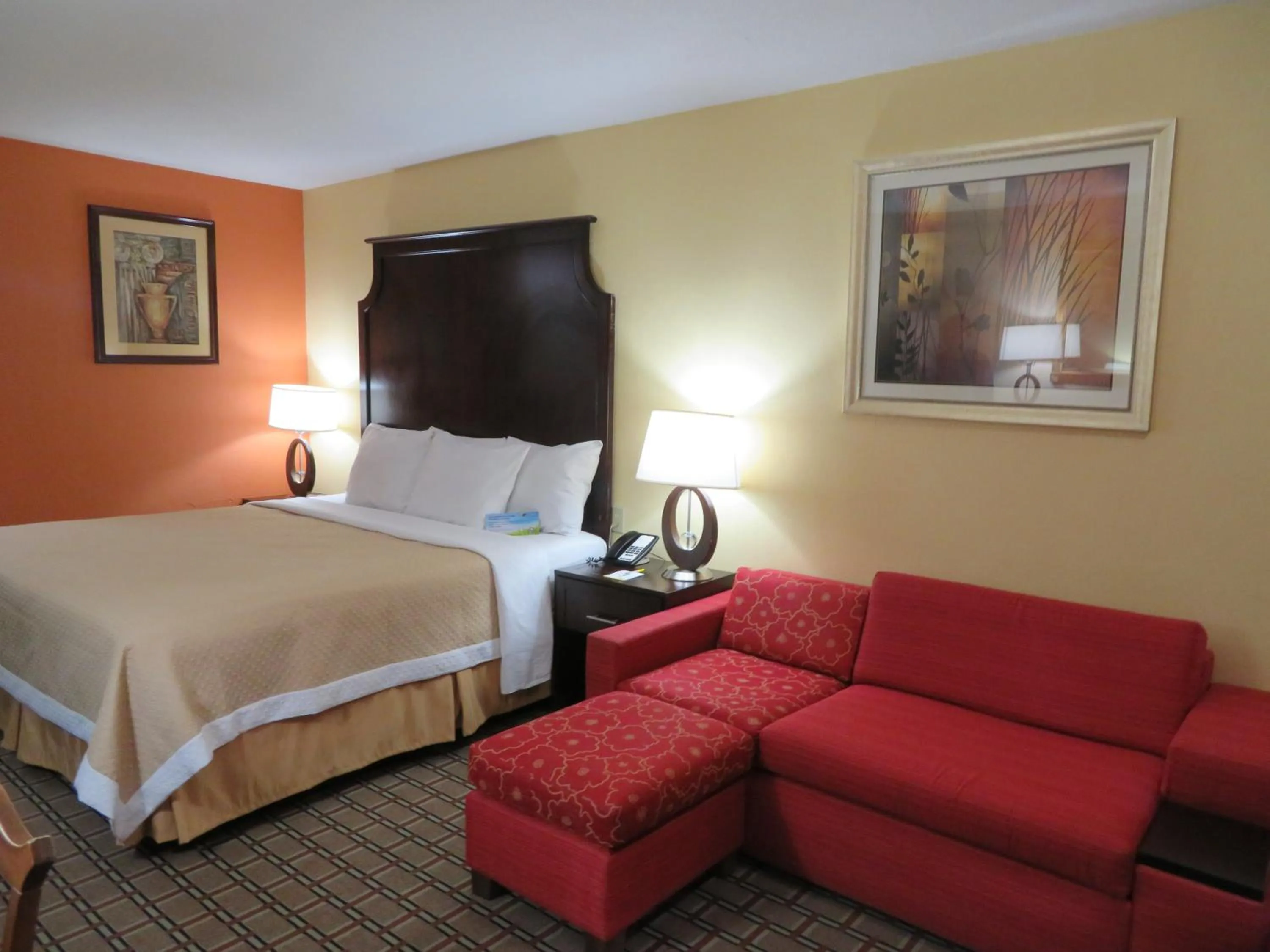 Property building, Bed in Days Inn by Wyndham Blytheville