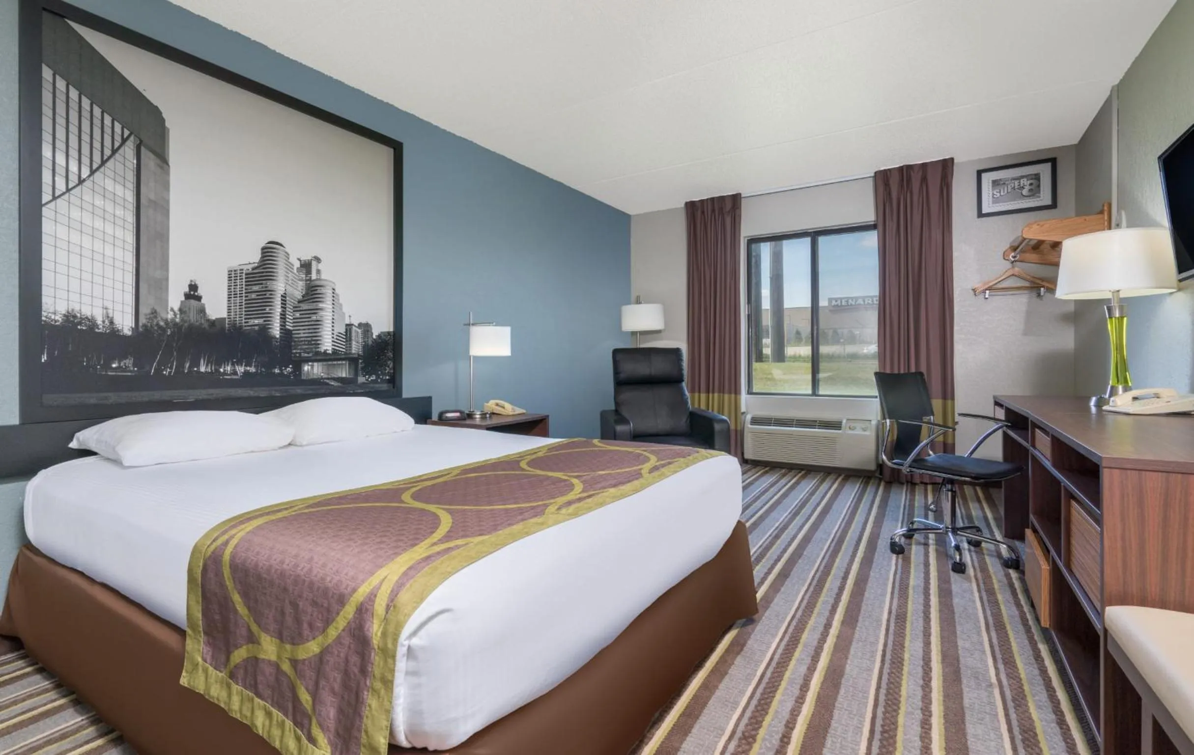 Photo of the whole room, Bed in Super 8 by Wyndham Bakersfield South CA