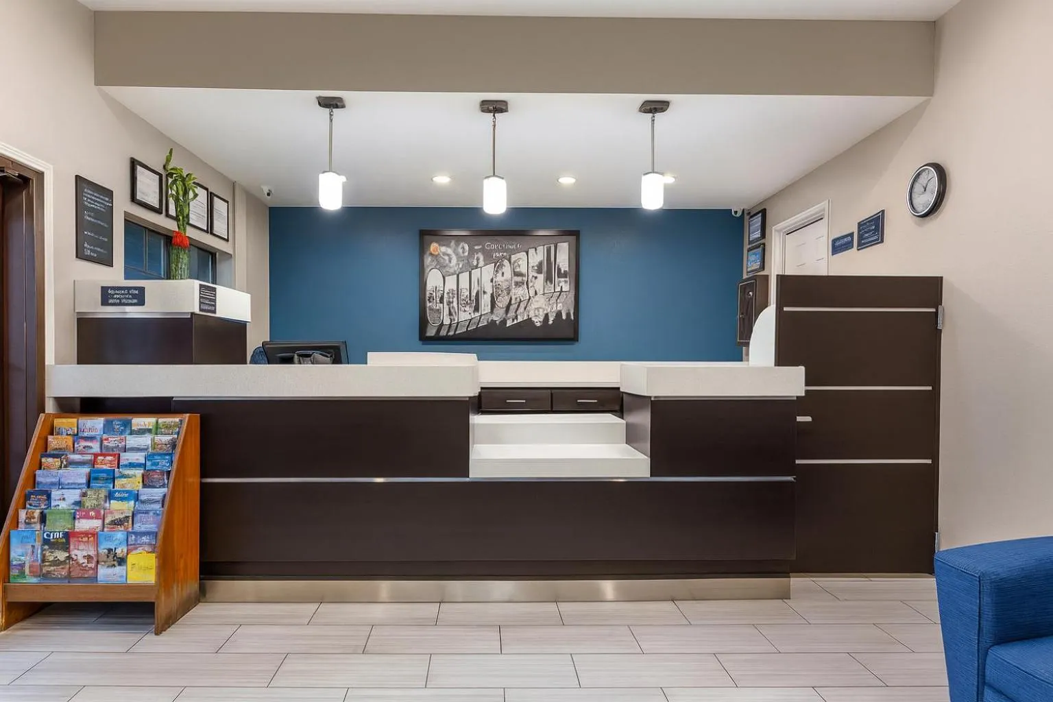 Lobby or reception in Super 8 by Wyndham Bakersfield South CA