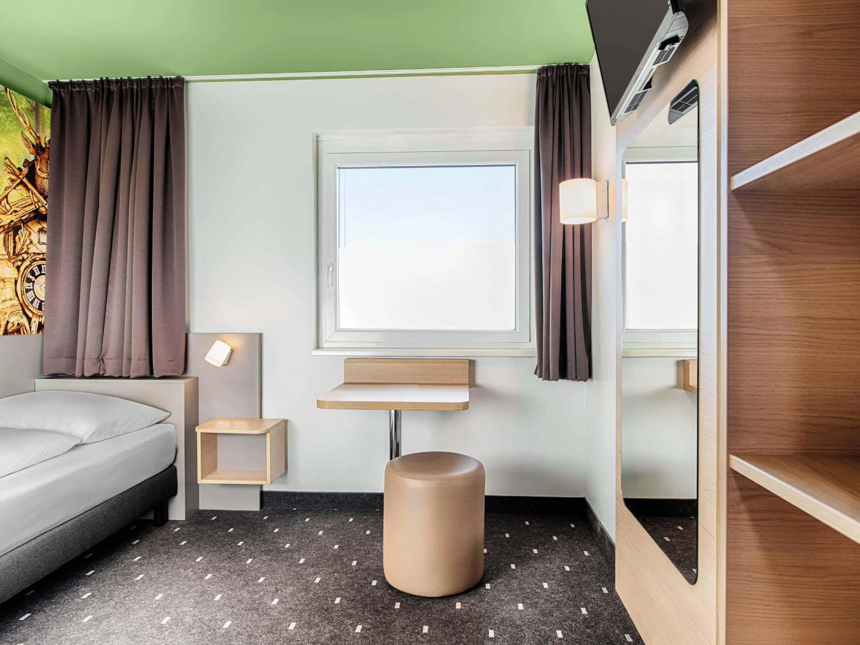 Photo of the whole room, Bed in B&B HOTEL Baden-Airpark