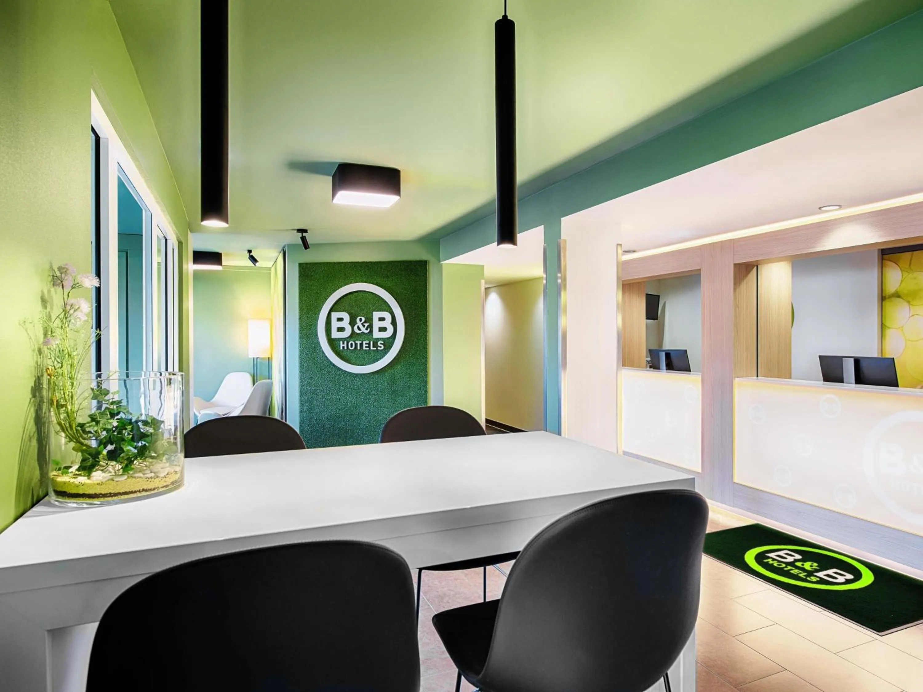 Lobby or reception in B&B HOTEL Baden-Airpark