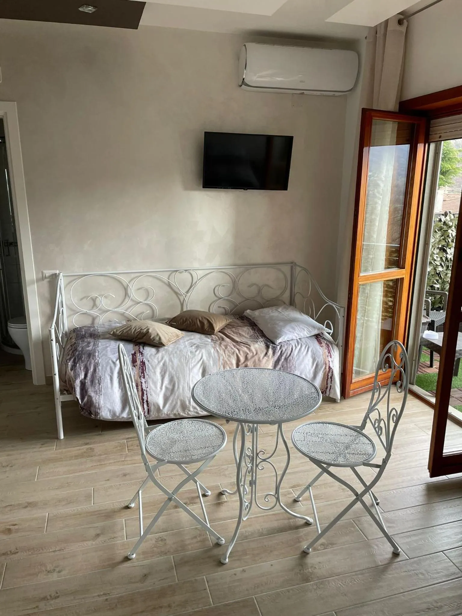 Photo of the whole room, Bed in B&B IL CAVALIERE