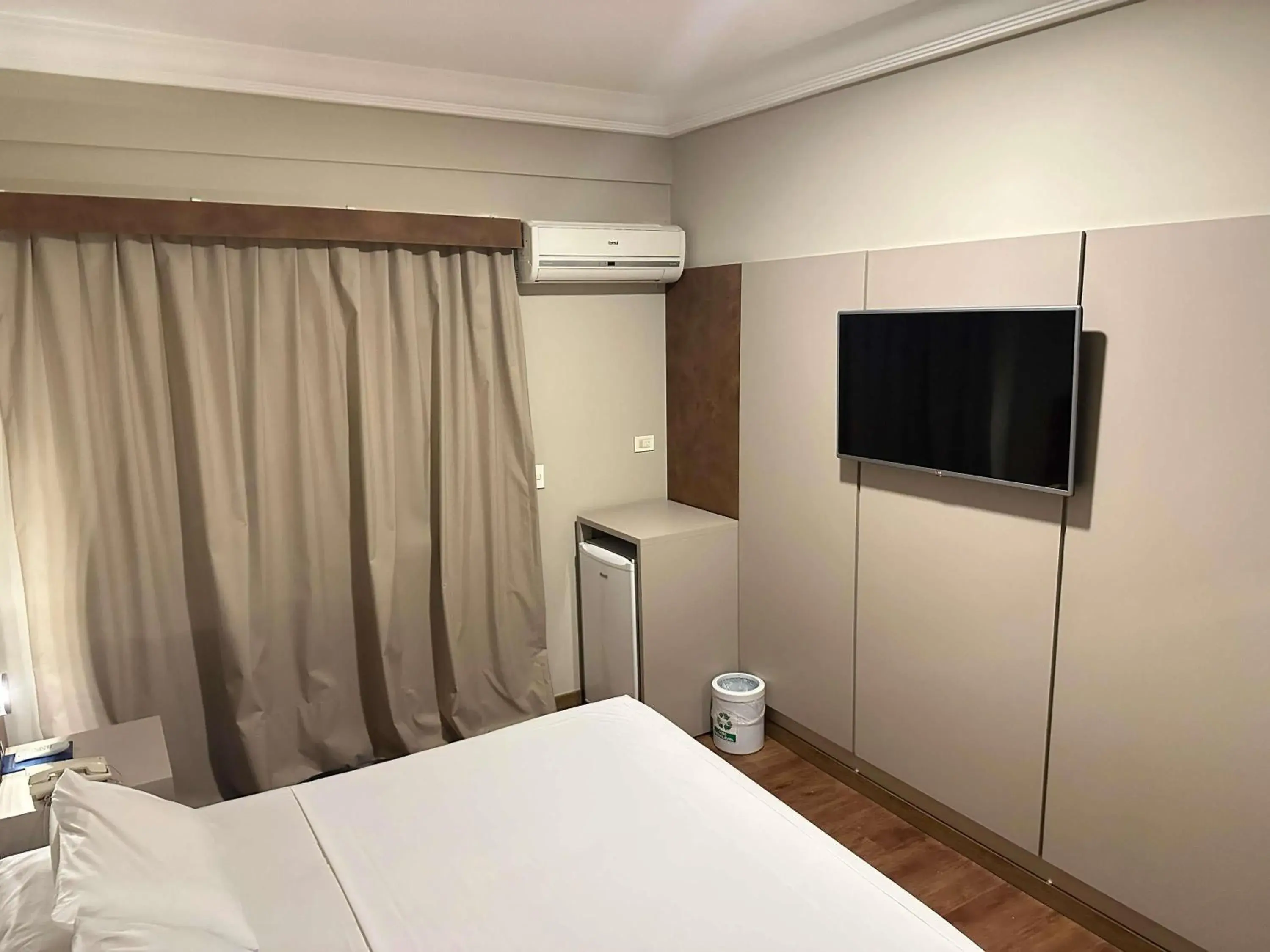 Executive Suite with King bed - single occupancy in ibis Styles Presidente Prudente Portal D'Oeste Executive Suite with King bed - single occupancy in ibis Styles Presidente Prudente Portal D'Oeste